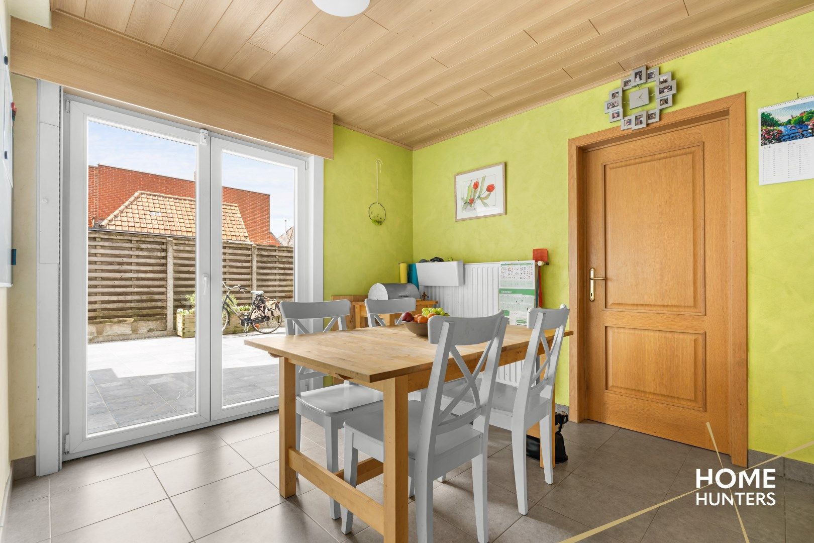 Instapklare gezinswoning met groot bijgebouw in Lichtervelde foto 8