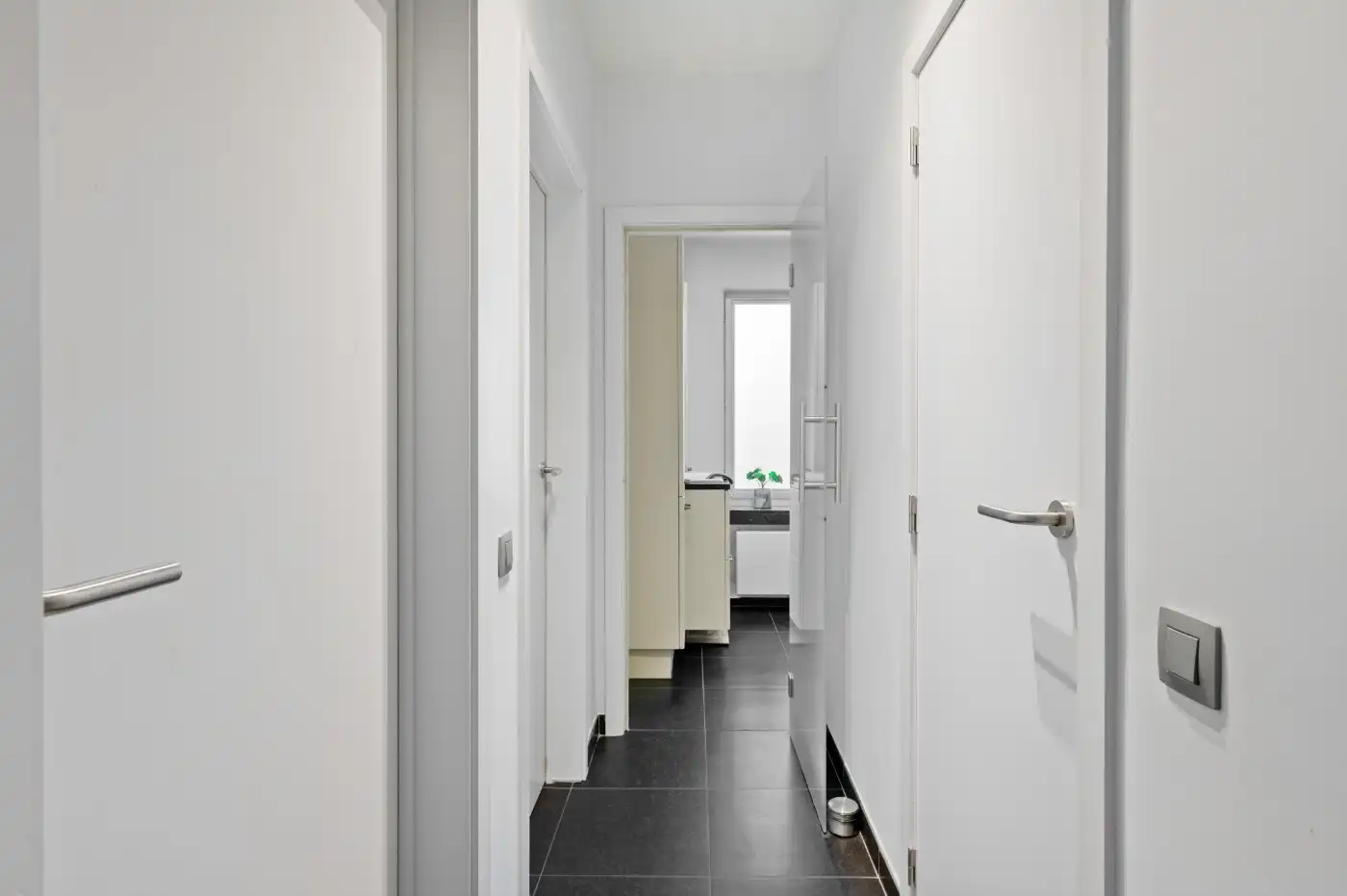 Gezellig, instapklaar app. op 1e verd. met 2 slpk., balkon en een garagebox foto 21