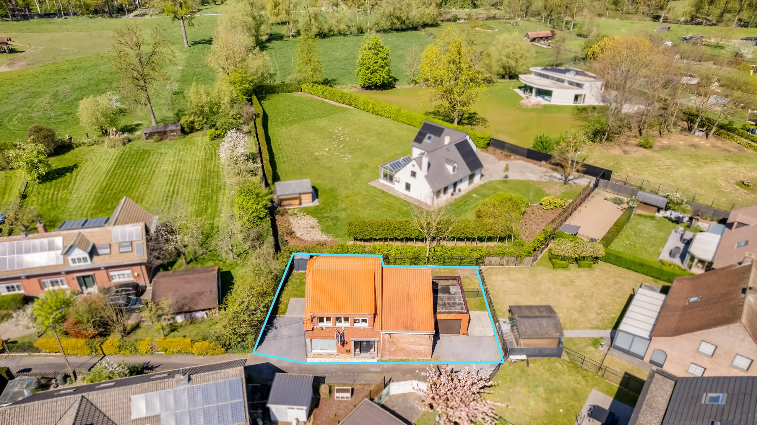 Rustig gelegen en energiezuinige woning met 3 slaapkamers op een prachtig perceel van 381 m² foto 3