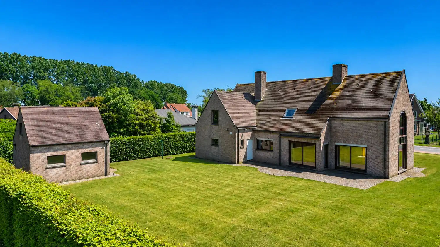 Ruime en degelijk gebouwde villa op groen perceel van 1318m² met zicht op de velden foto 29