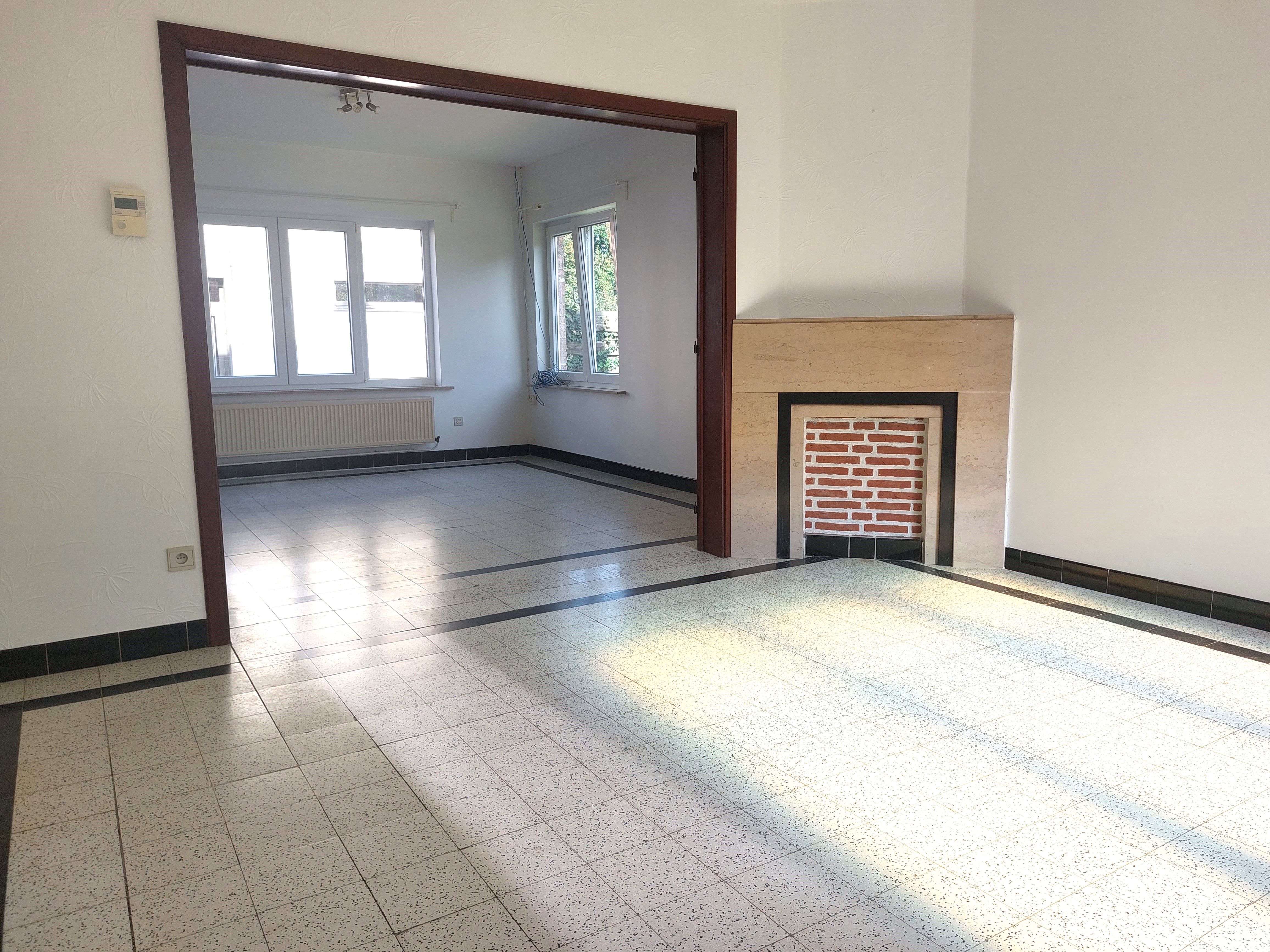 Ruime woning / 4 slaapkamers / tuin /garage / stadsrand foto 12