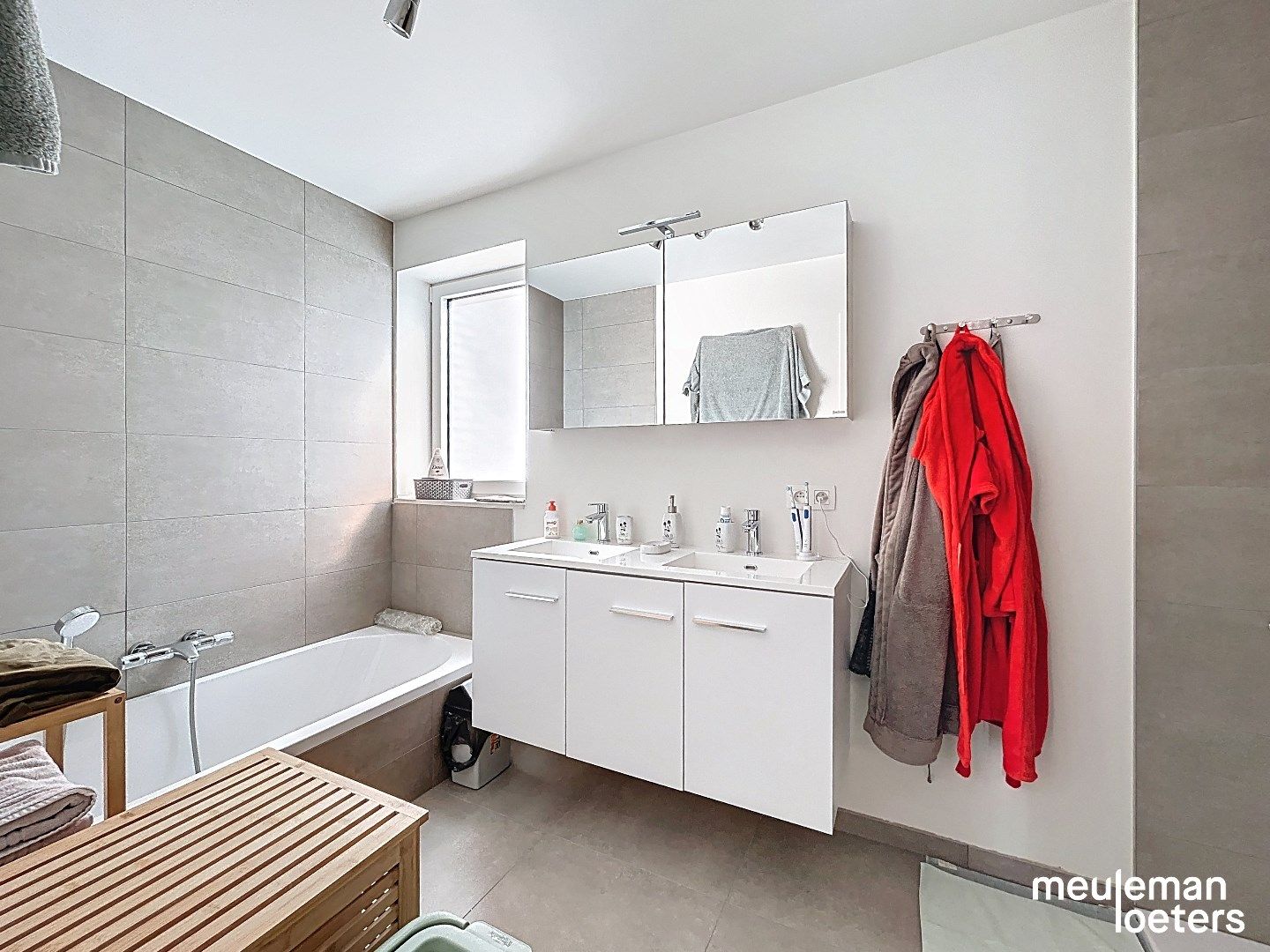 Recente woning op rustige locatie en carport foto 11