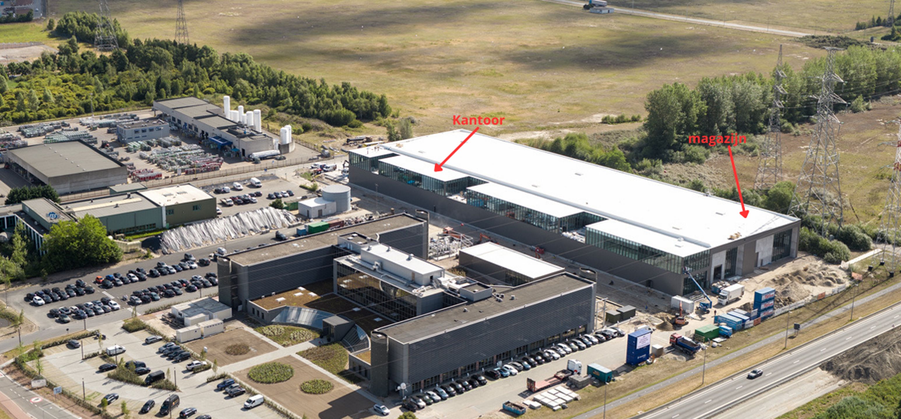 Kantoor met magazijn te huur van 2.265 m². foto 3