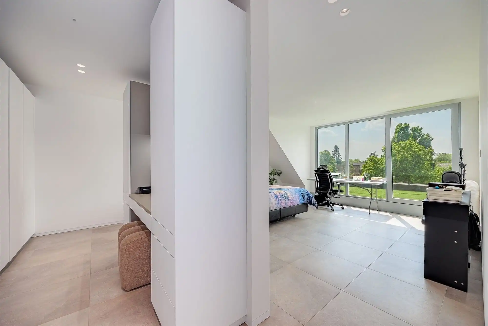 Prachtig afgewerkt gebouw - showroom + villa foto 30