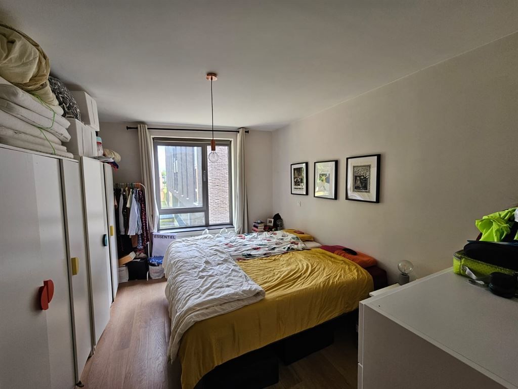 Mooi en lichtrijk appartement met 2 slaapkamers foto 8