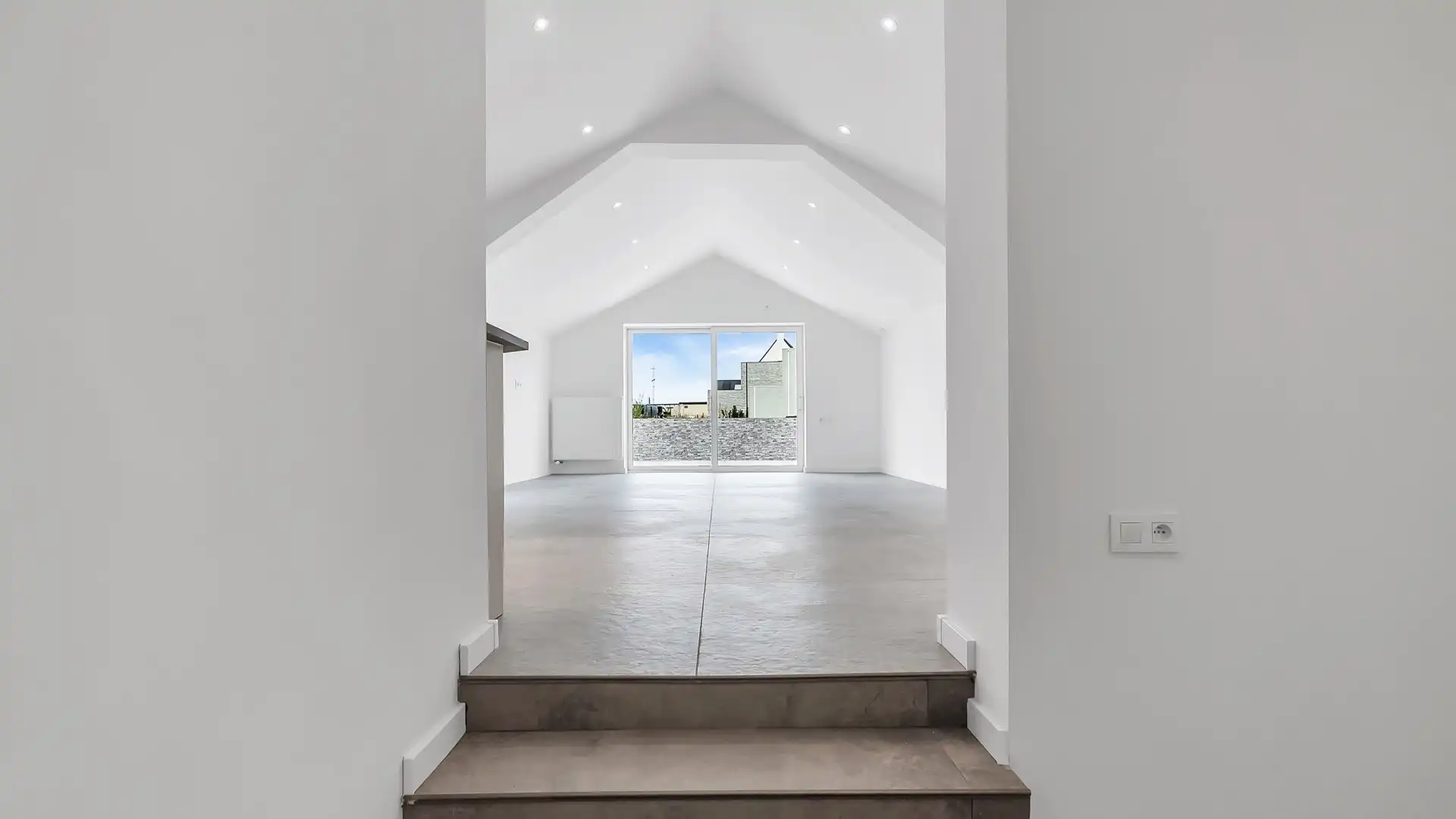 INSTAPKLARE, VOLLEDIG VERNIEUWDE EENGEZINSWONING MET APARTE LEEFUNIT EN PRACHTIG GOED UITZICHT IN HET CHARMANTE GENOELSELDEREN foto 6