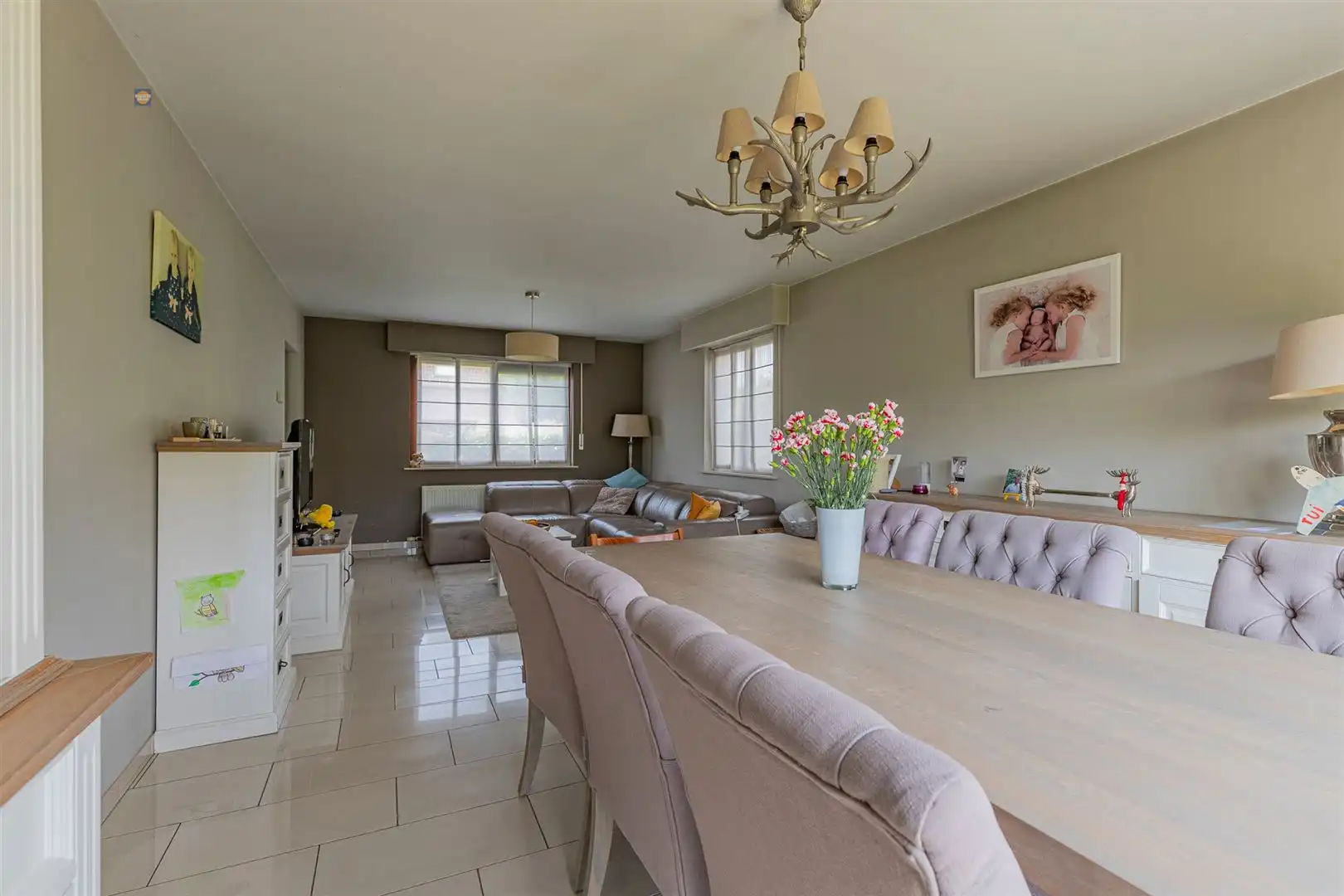 Open bebouwing met 3 slpk en grote tuin in rustige wijk foto 4