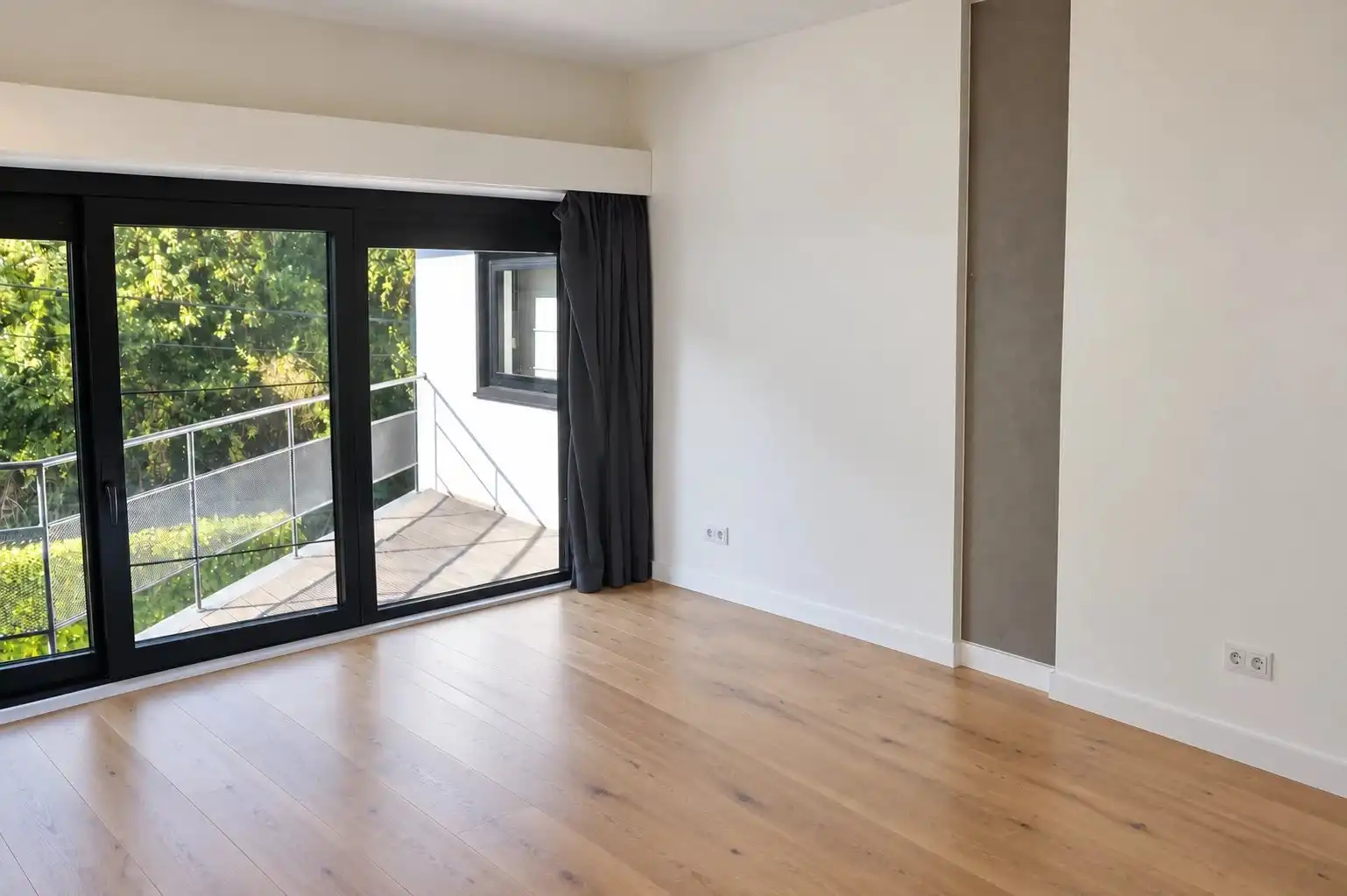 VERRASSEND RUIM EN RUSTIG GELEGEN APPARTEMENT VAN 126 M² NABIJ CENTRUM BILZEN foto 11