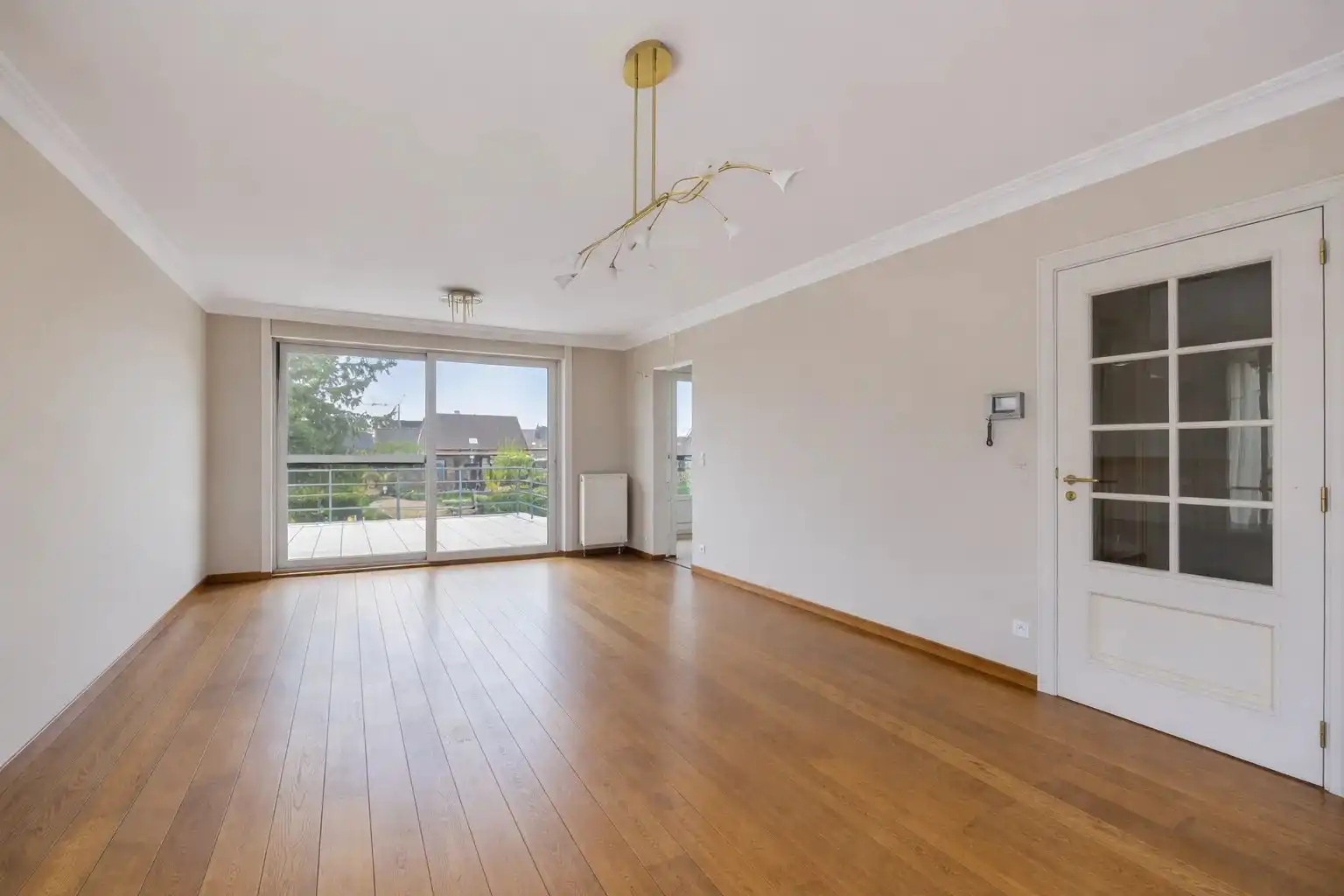 LICHTRIJK APPARTEMENT VAN 92M²  MET TWEE SLPK'S EN UNIEK TERRAS VAN 27M² IN KESSELT foto 2