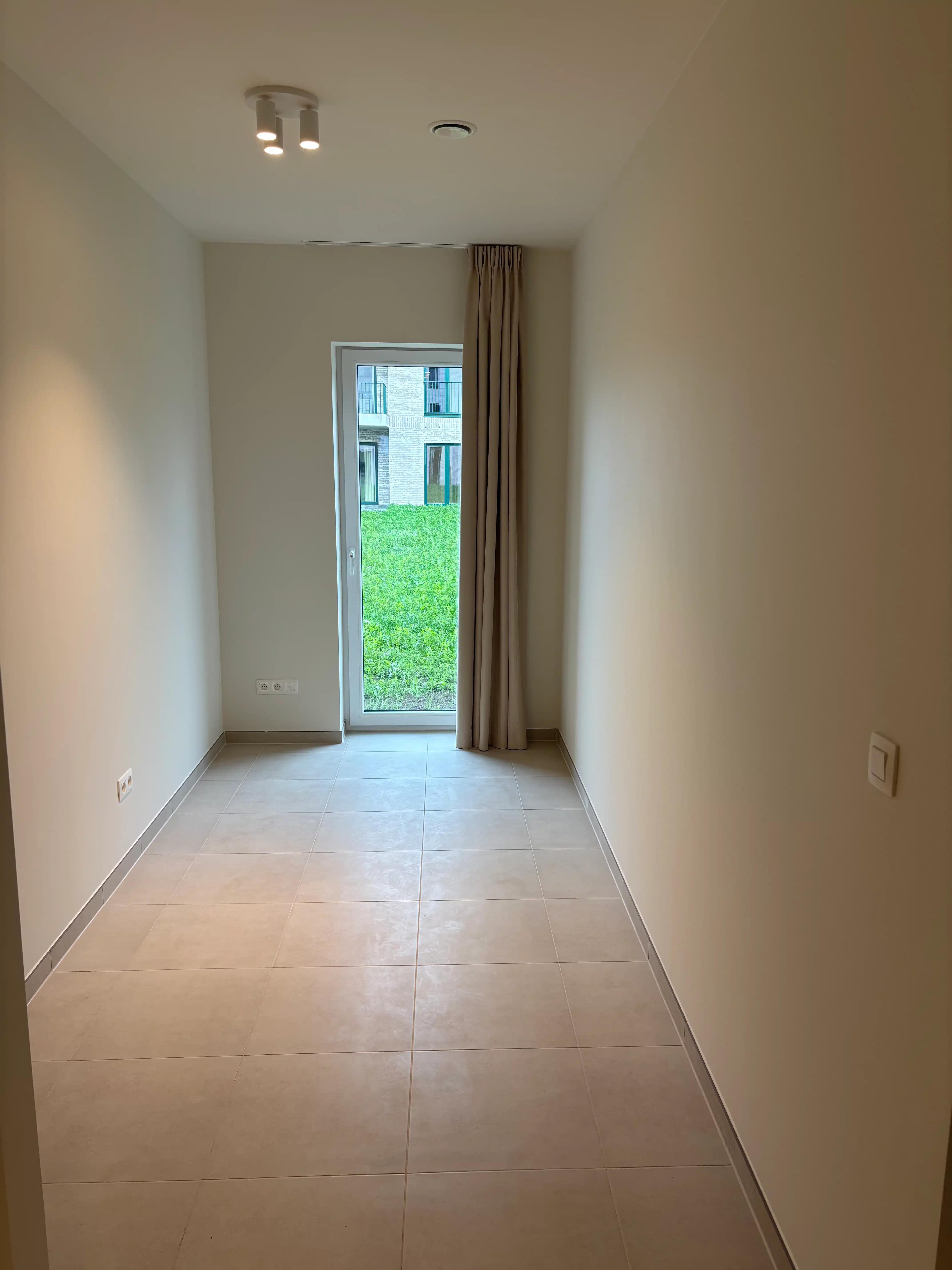 Modern Wonen & Werken: Luxueus Nieuwbouwappartement met 2 Slaapkamers en Bureau foto 3