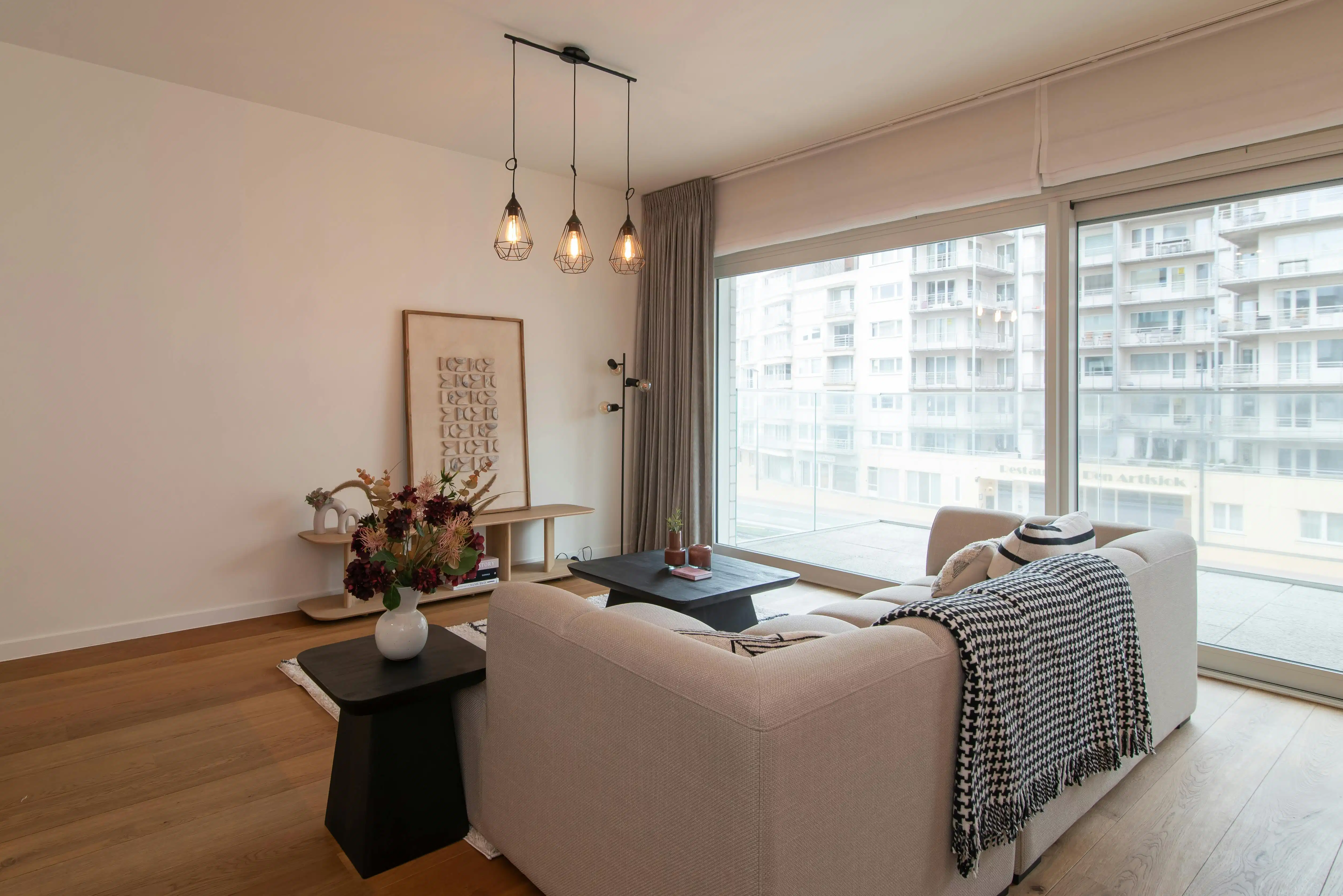 Prachtig afgewerkt 2 slaapkamer appartement te Oostende  foto 9