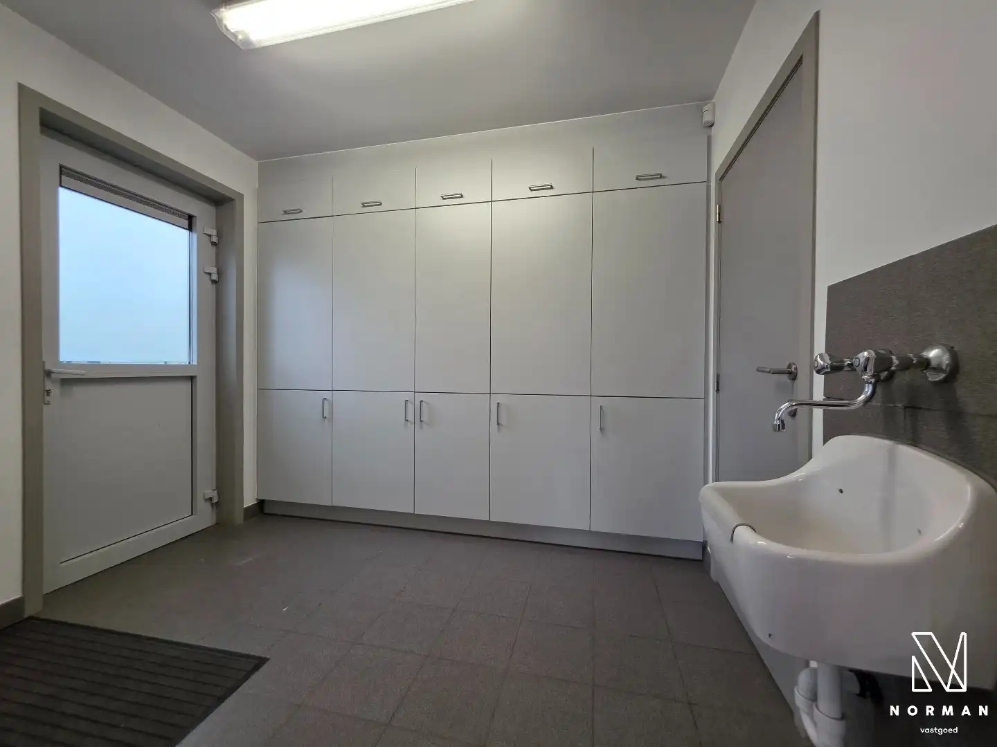 Prachtig domein met luxueuze instapklare villa, grote tuin en landbouwgrond in Hulste foto 39