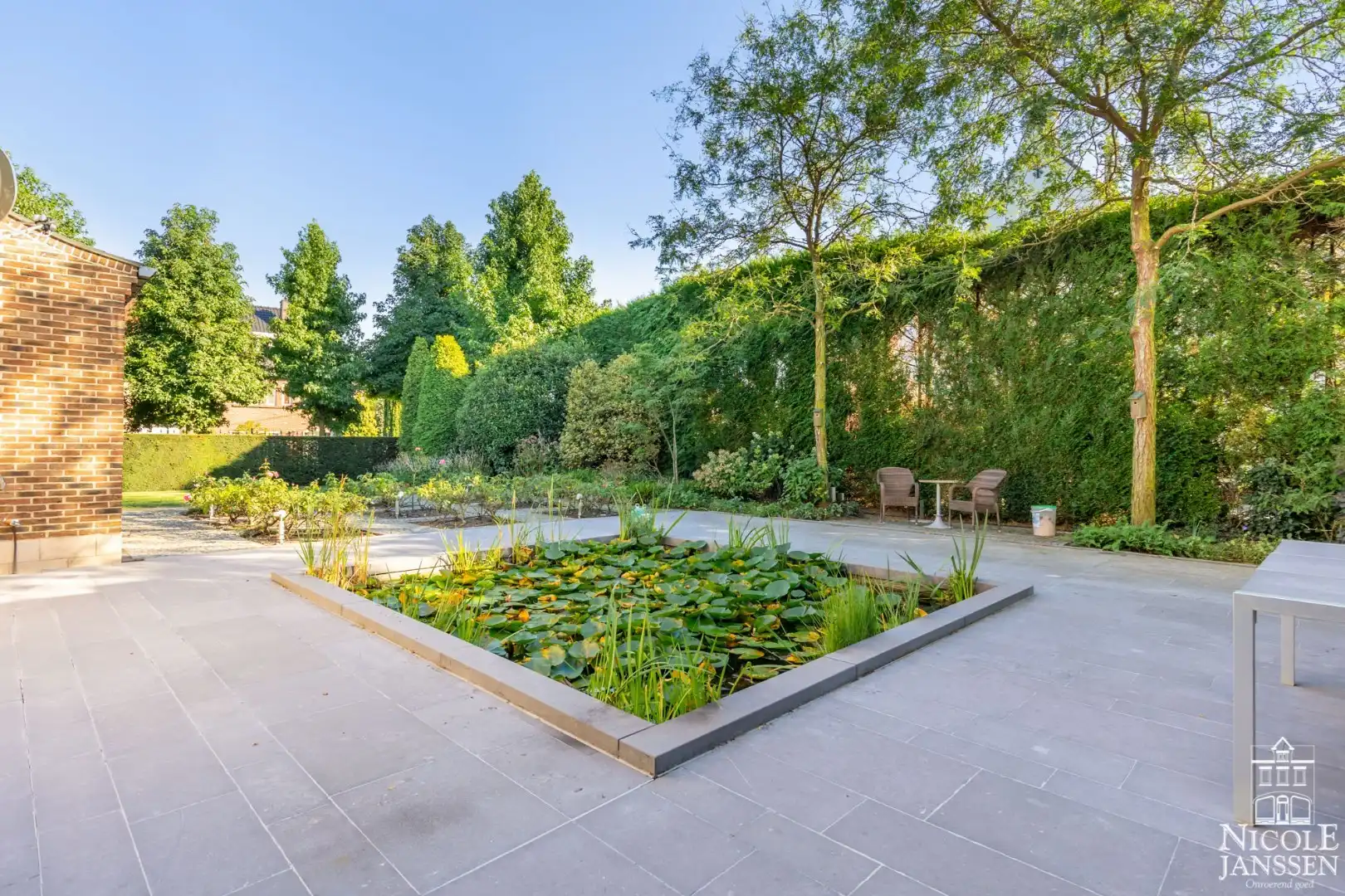 Royale villa in residentiële buurt  foto 24