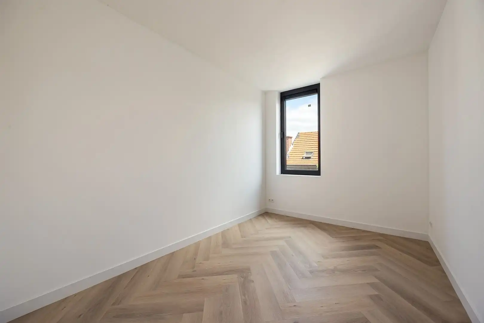 Lichtrijk renovatie appartement met 2 slaapkamers op toplocatie in Merksem foto 10