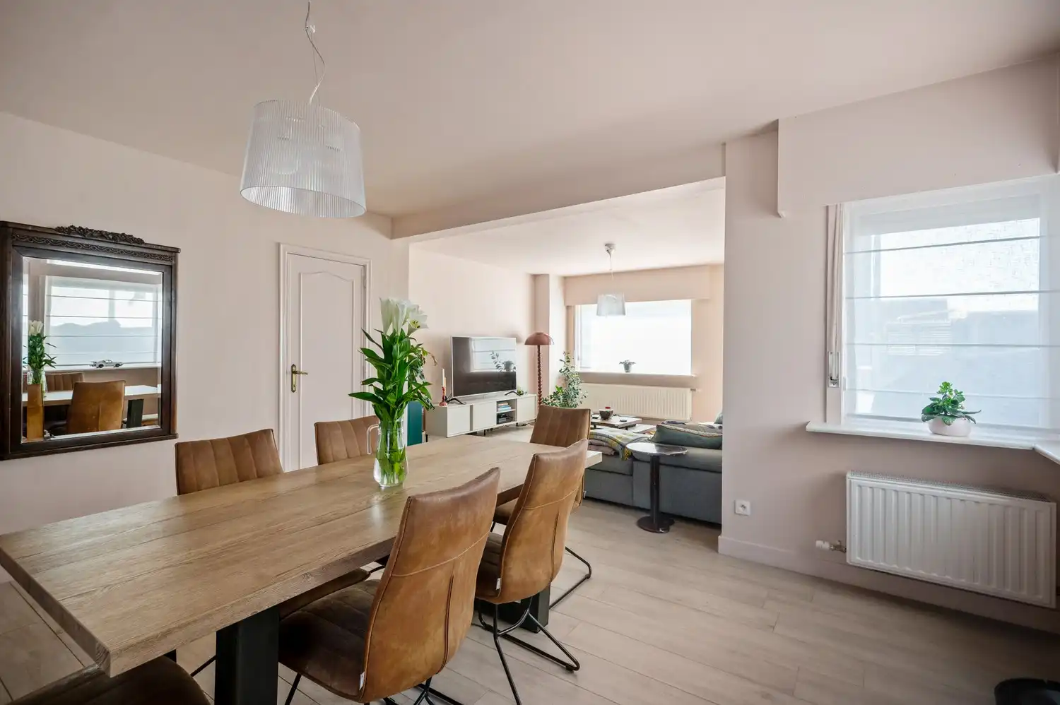 Energiezuinige gerenoveerde woning met 2 ruime slaapkamers en garage foto 4