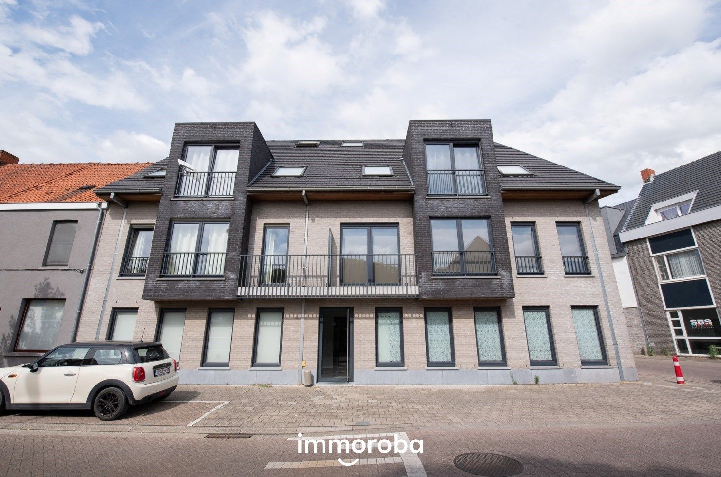 Lichtrijk appartement met 3 slaapkamers in Centrum Waregem foto {{pictureIndex}}