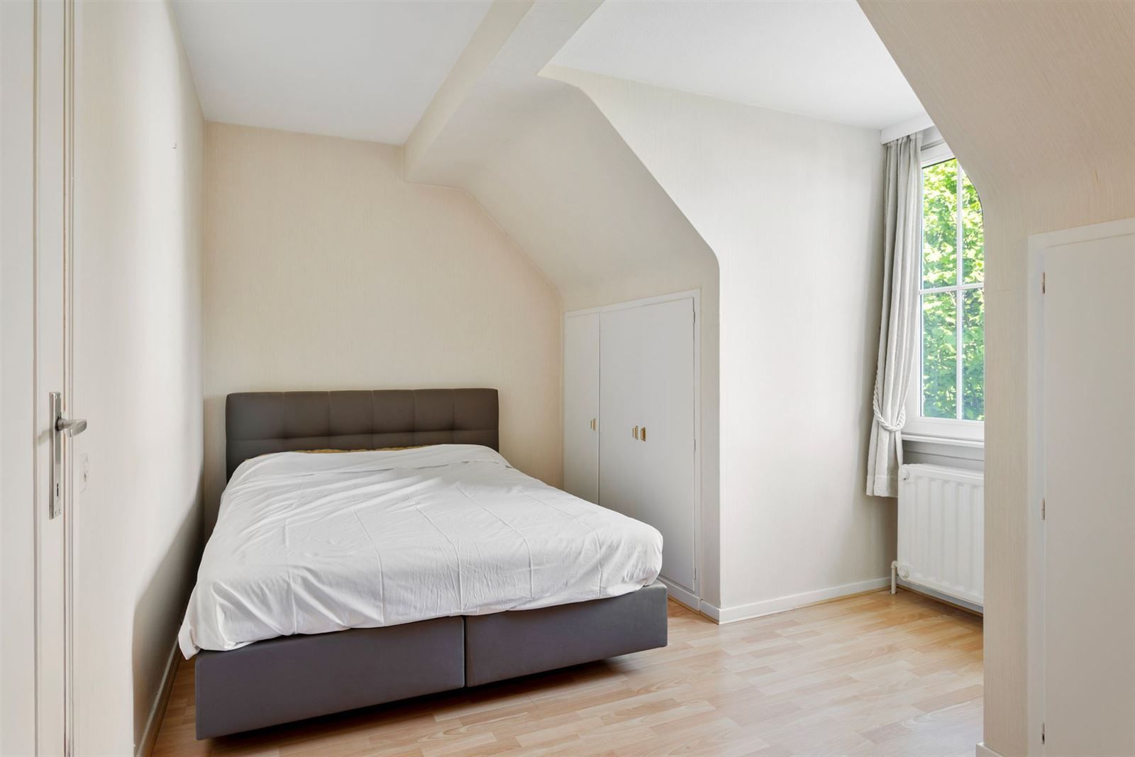 Ruime achterin gelegen villa met 5 slaapkamers op prachtig terrein van 40a foto 23