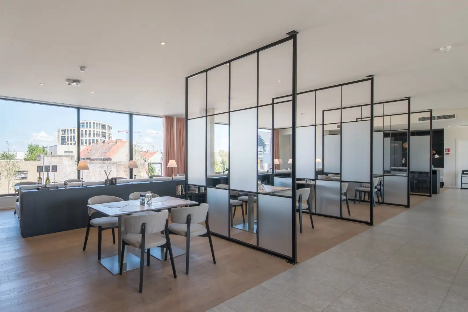 Brasserie in luxe flatcomplex foto 6