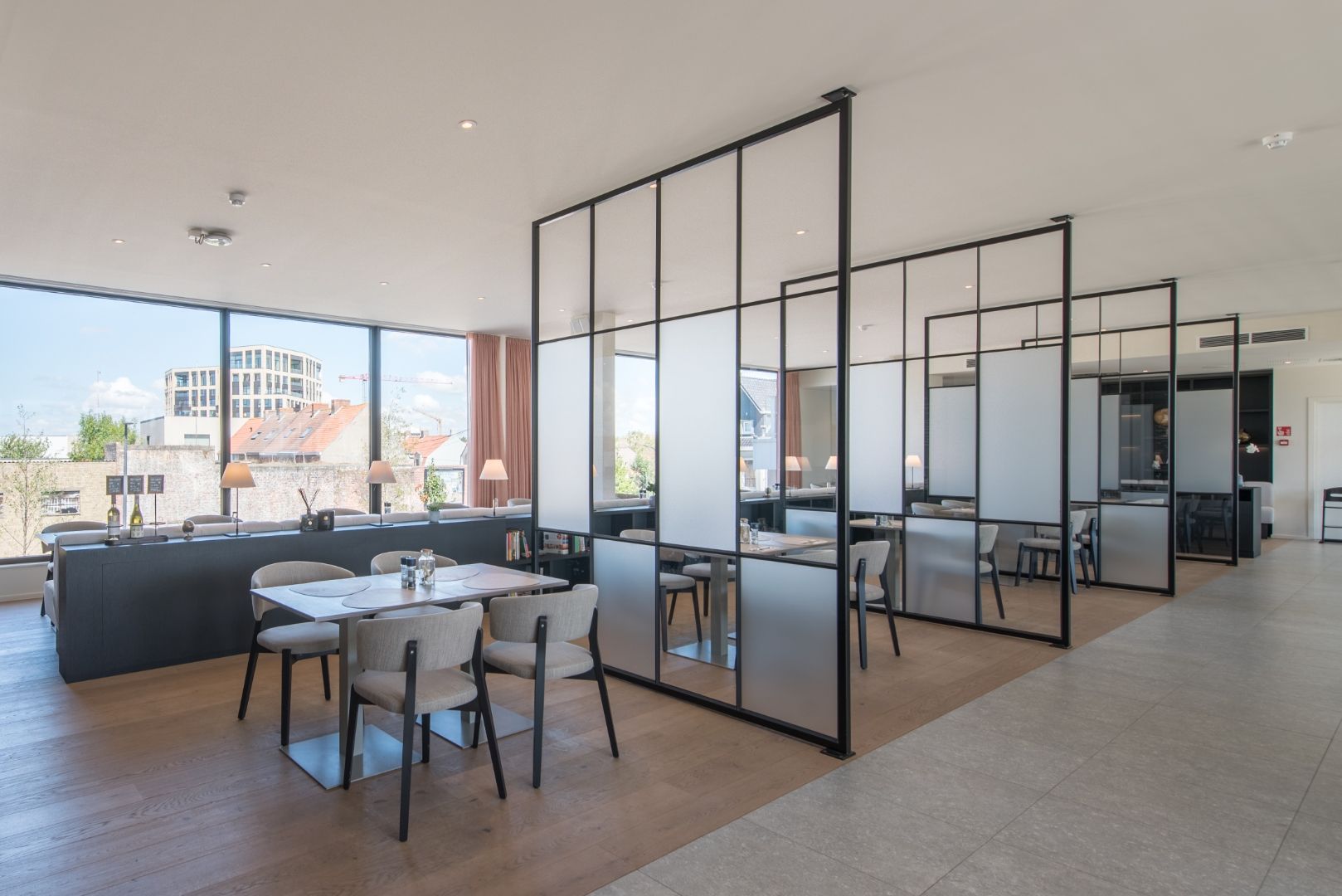 Brasserie in luxe flatcomplex foto 6