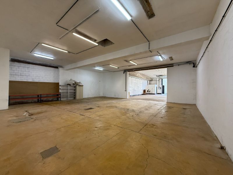 Gerenoveerd magazijn van 290 m² te huur in Ronse – uitstekende ligging langs de N48 foto 6