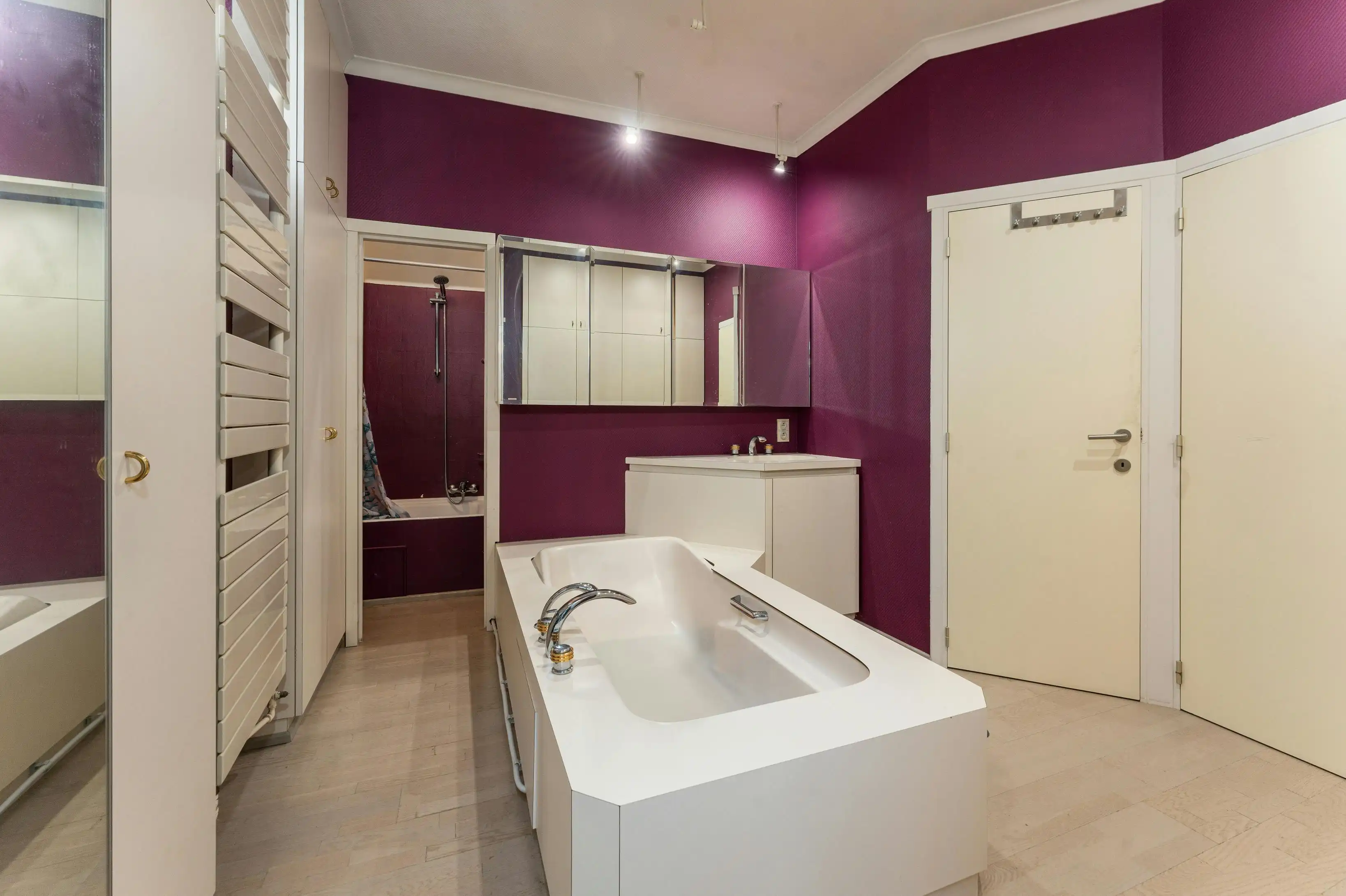 Ruime woning met handelsgelijkvloers en appartement in het centrum van Veurne. foto 29