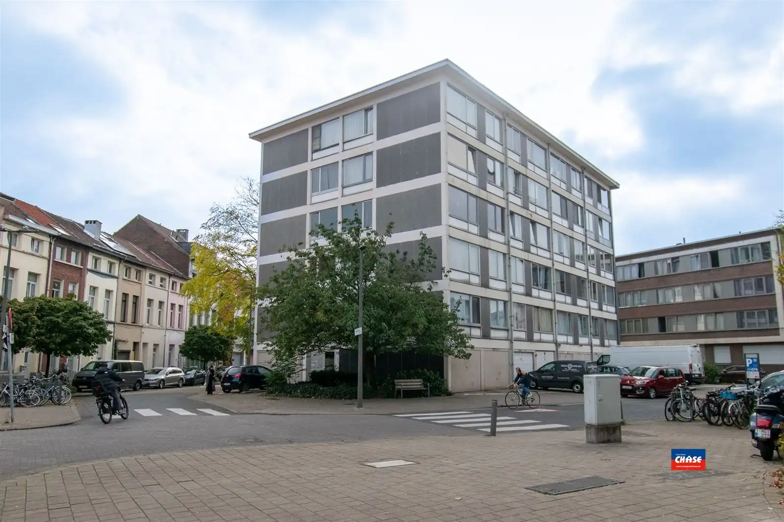 Ruim appartement met drie slaapkamers foto {{pictureIndex}}