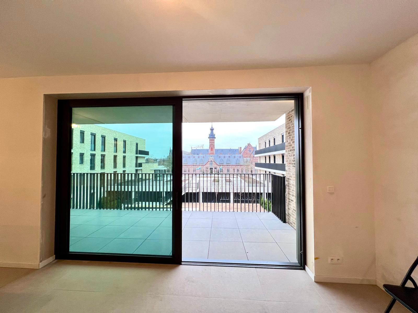 Licht, ruimte en comfort: nieuwbouwappartement met uniek zicht foto 3