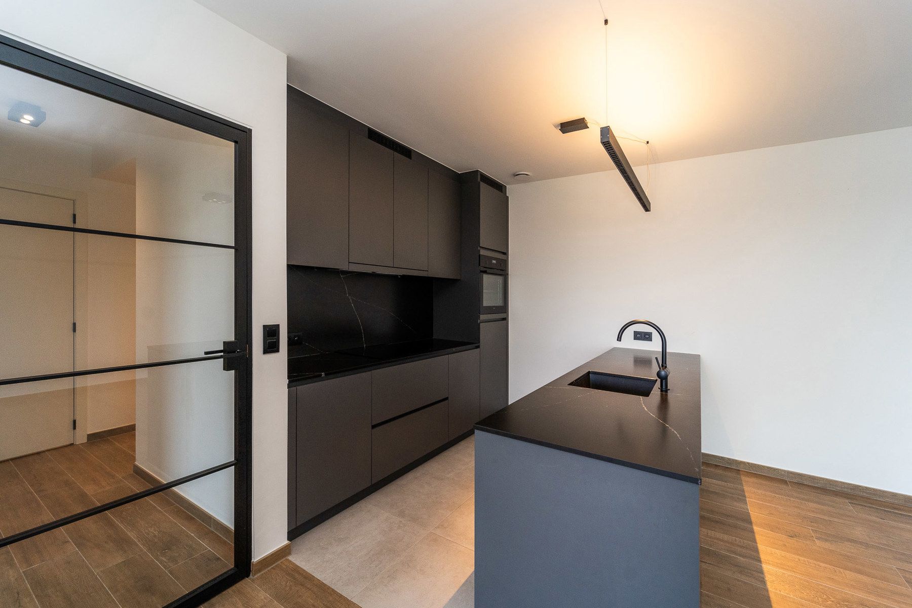 Ruim 2 slaapkamer appartement met droomterras foto 3