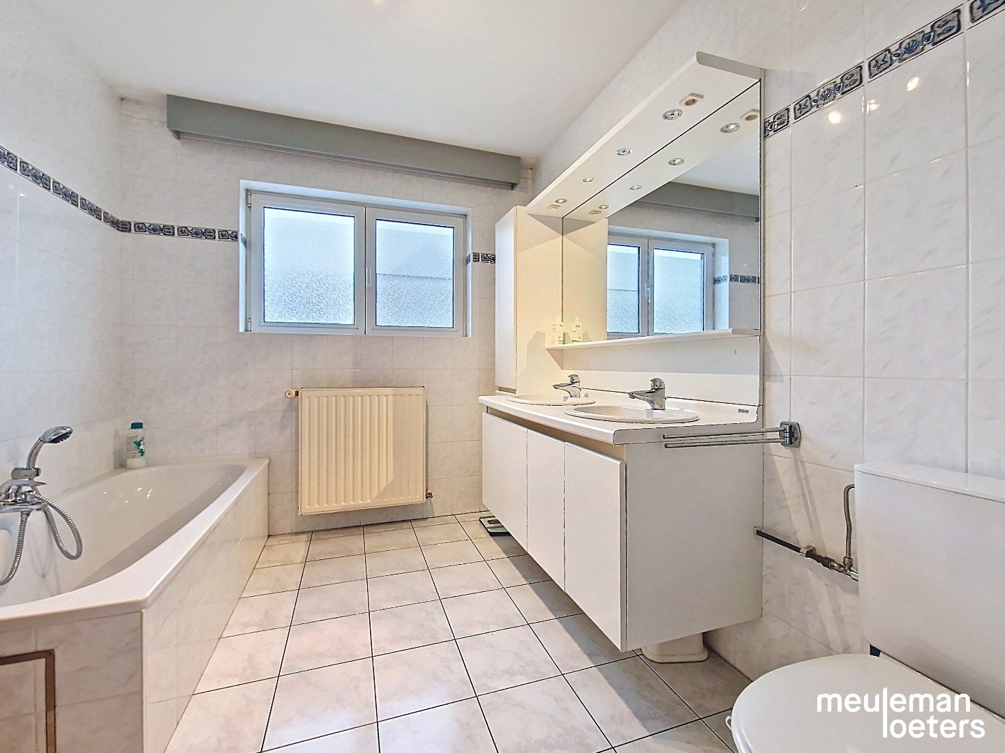 Appartement met ruime terrassen en garage foto 12