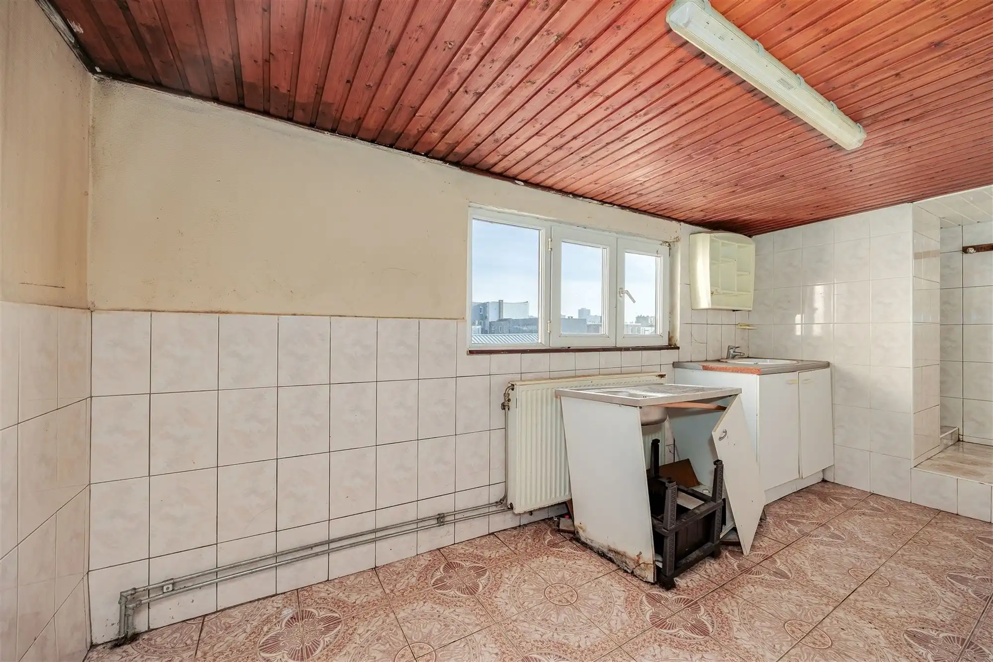 Te renoveren woning met 4 slaapkamers en koer foto 14