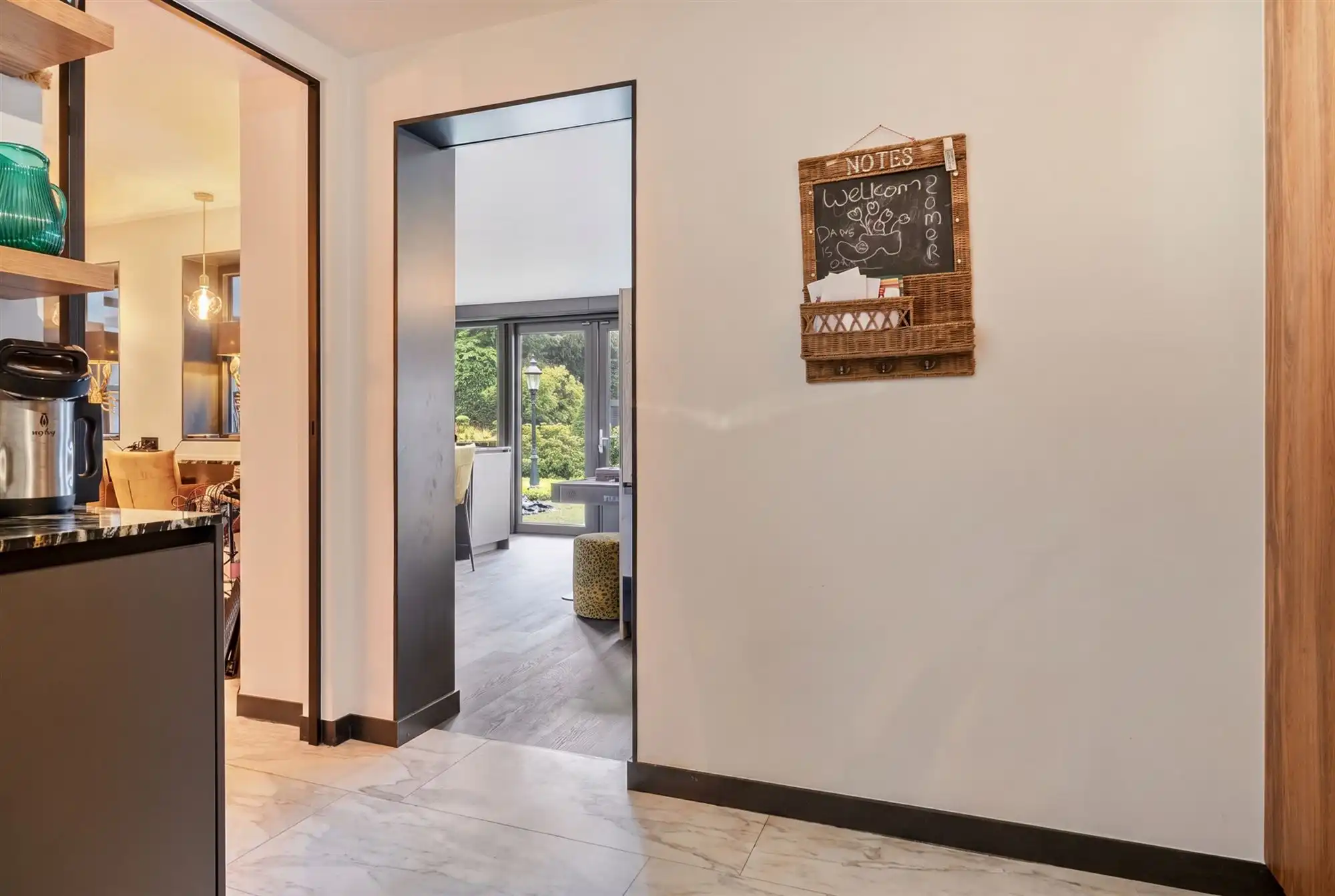 Knappe duo-villa op 8.843 m² in villawijk aan NL-grens. foto 21
