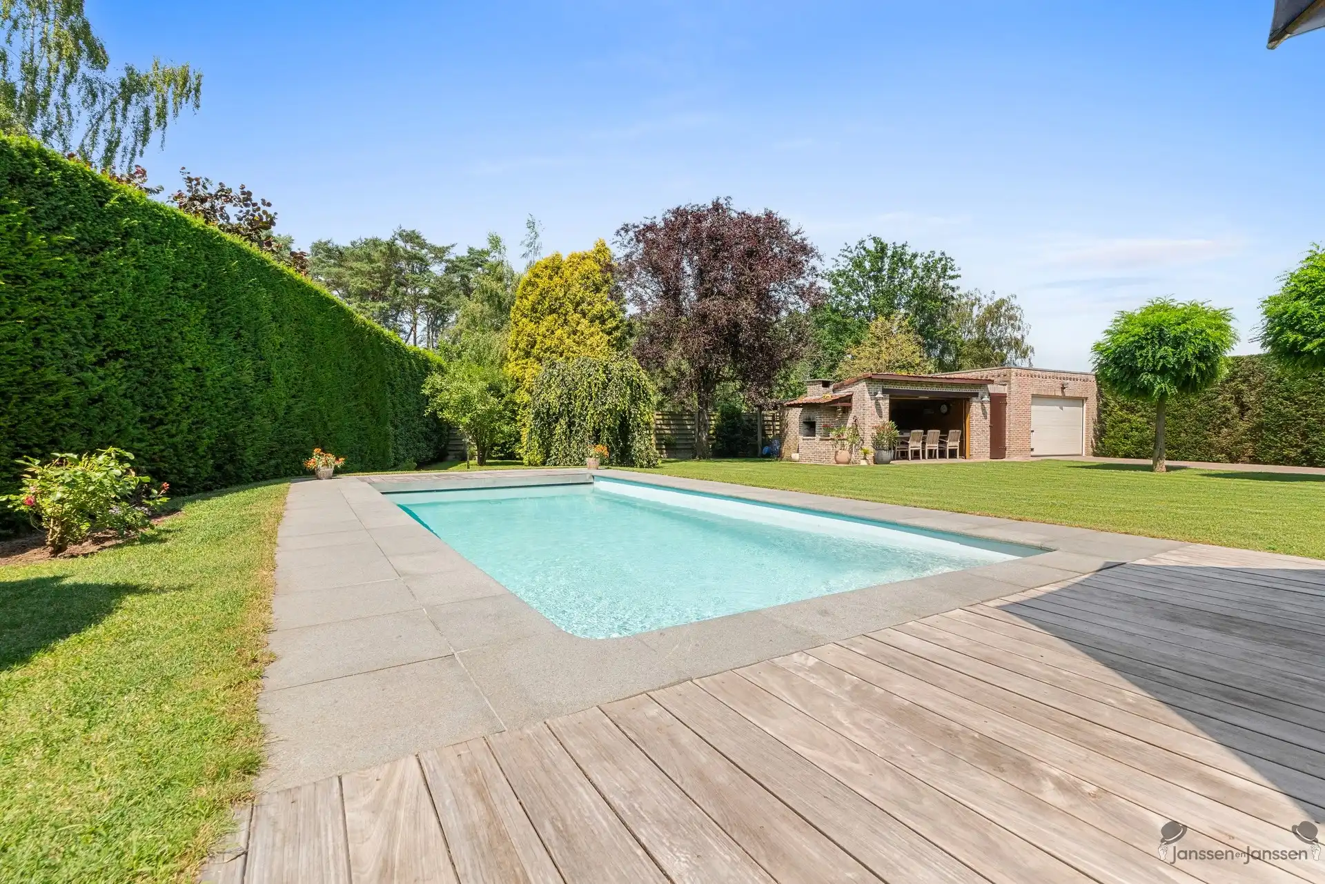instapklare villa met zwembad foto 18