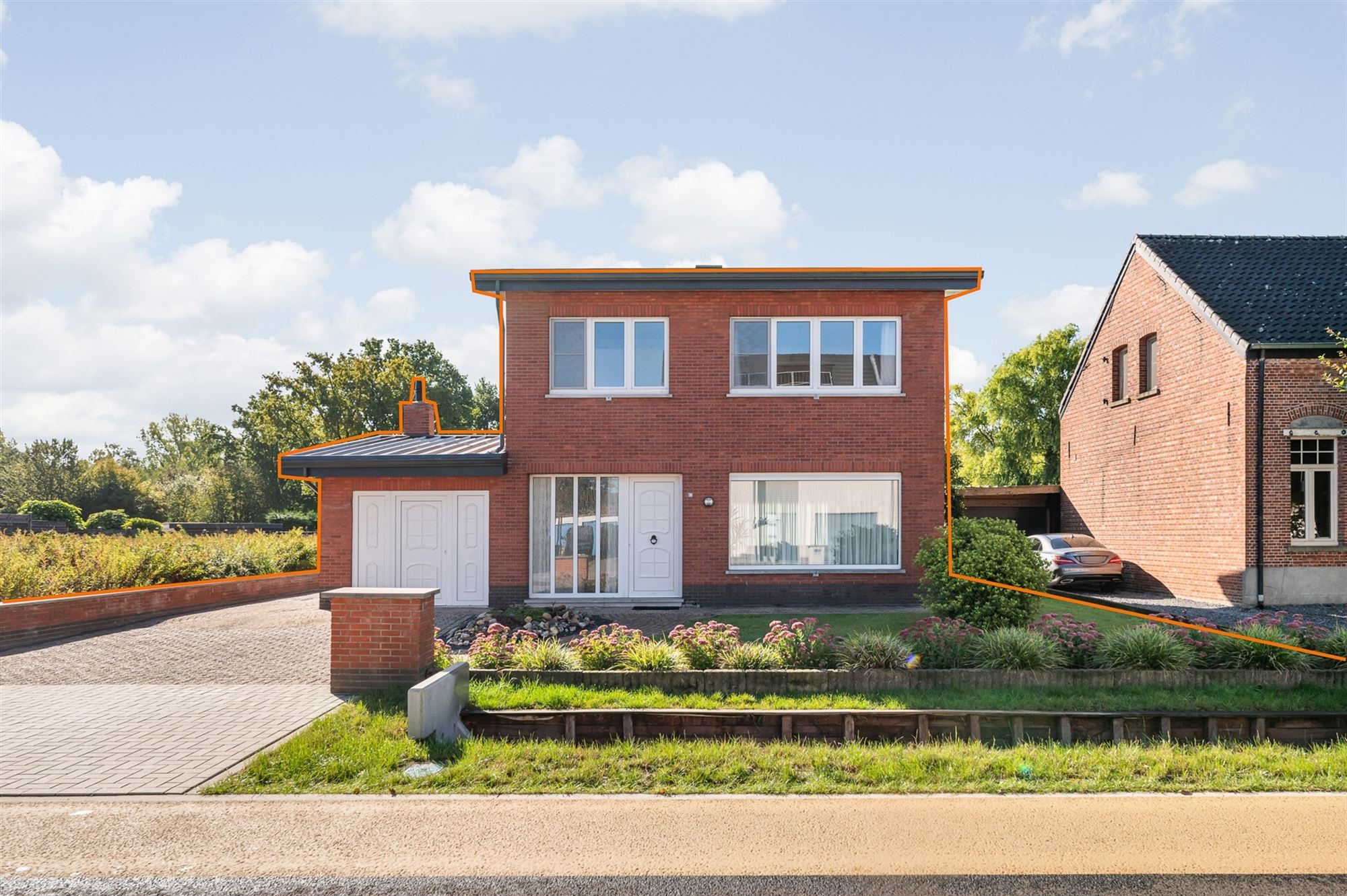 GERENOVEERDE INSTAPKLARE WONING OP 1726M2 TEGEN NATUURGEBIED! foto 2