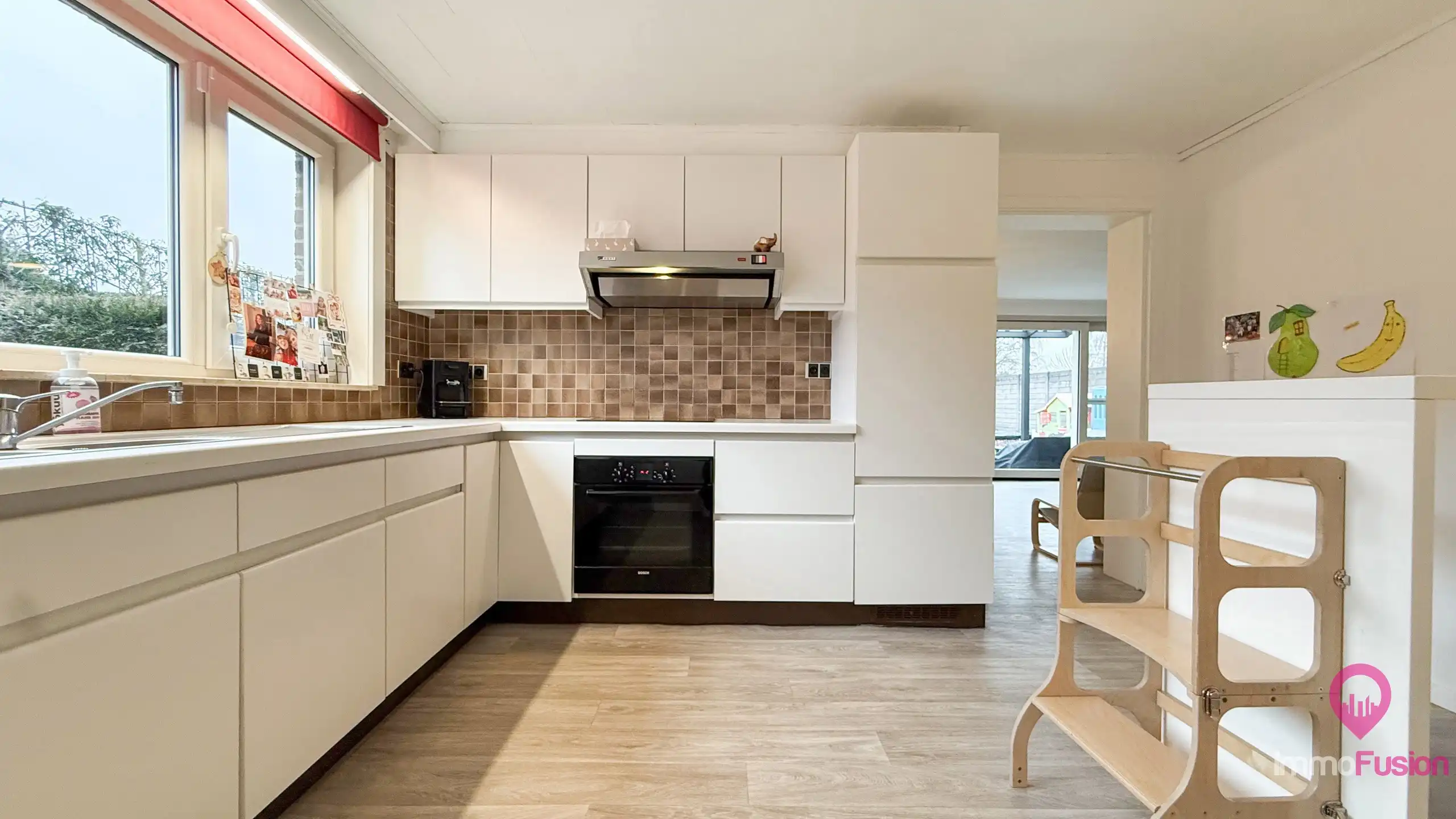 Ruime instapklare open bebouwing met 2 badkamers op 9a grond foto 12