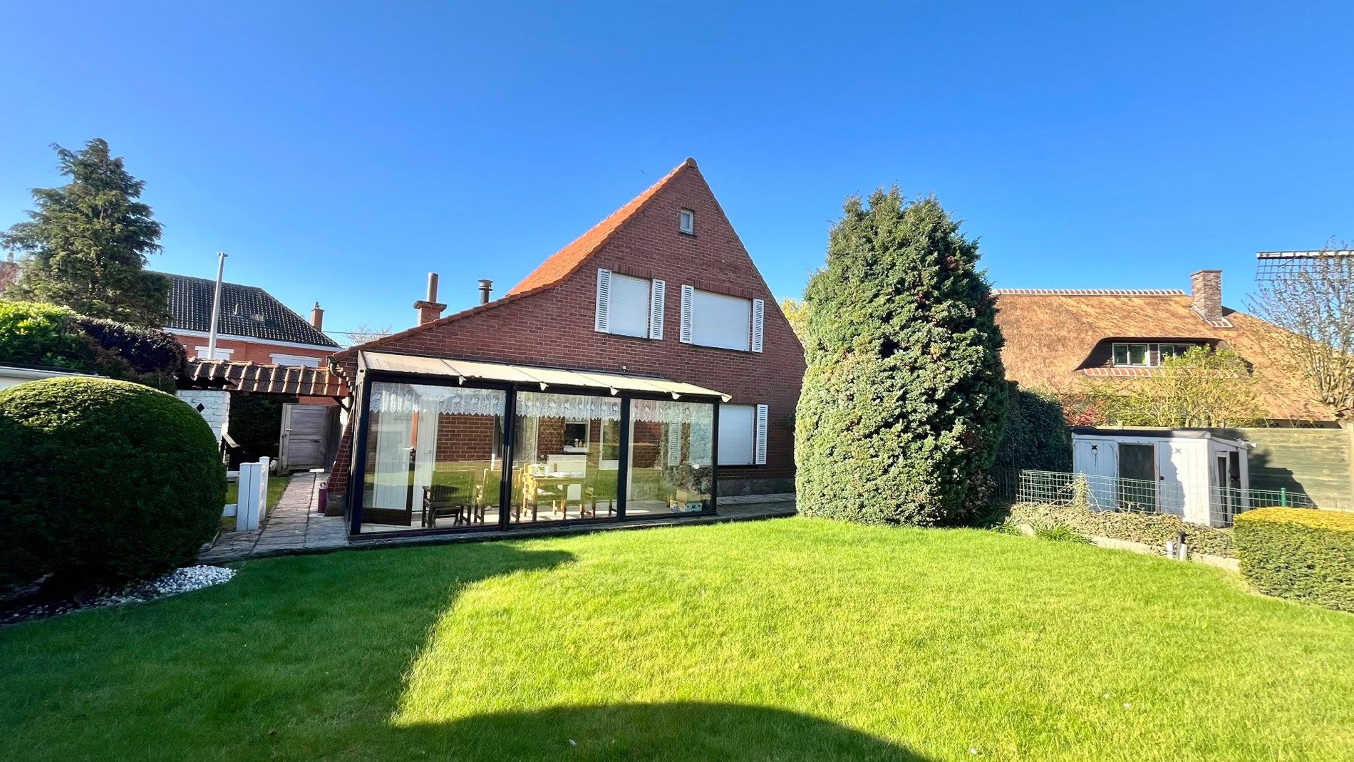 Alleenstaande woning met 3 kamers, garage en mooi zicht op de tuin/molen foto 3