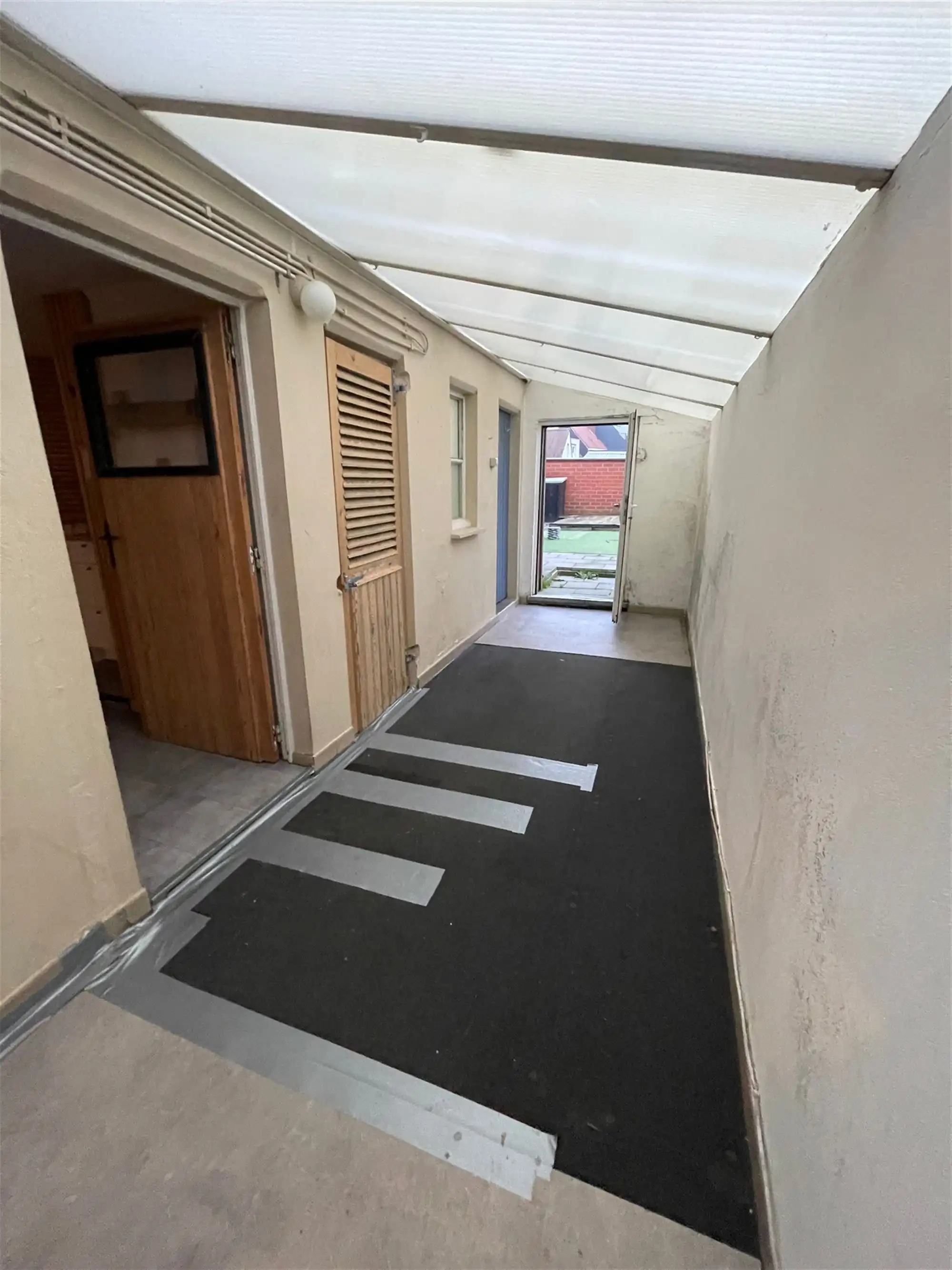 Woonhuis met dubbele garage foto 5