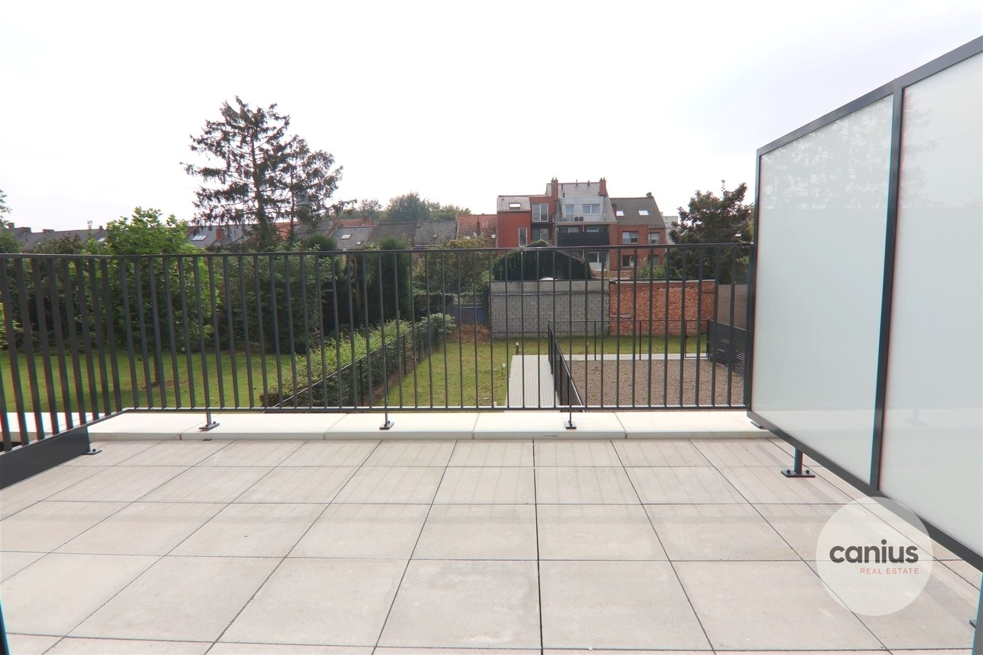 GESCHILDERD NIEUWBOUWAPP. IN HARTJE HASSELT MET 2 SLKS + TERRAS & PARKING foto 14