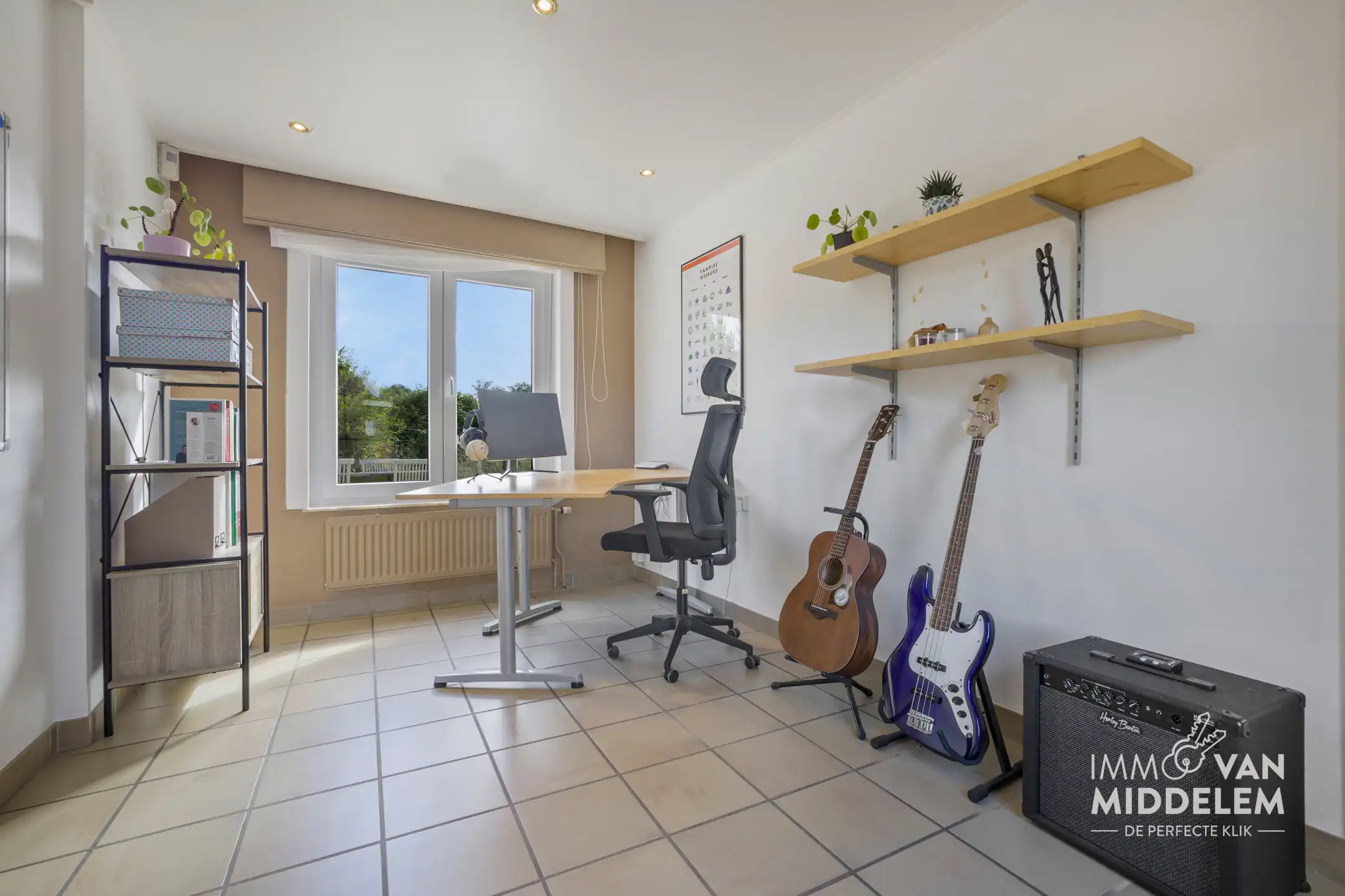 INSTAPKLARE WONING MET 4 KAMERS, TUIN EN GARAGE foto 15