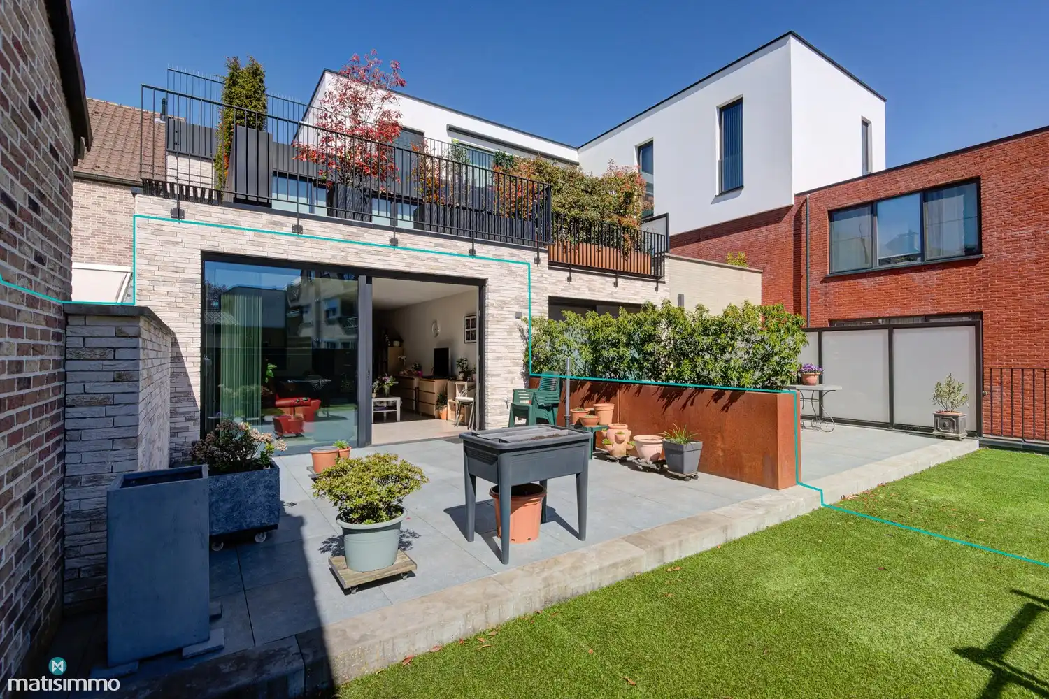 INSTAPKLAAR GELIJKVLOERS APPARTEMENT MET TUIN EN AUTOSTAANPLAATS NABIJ HET STADSCENTRUM VAN BILZEN foto 15