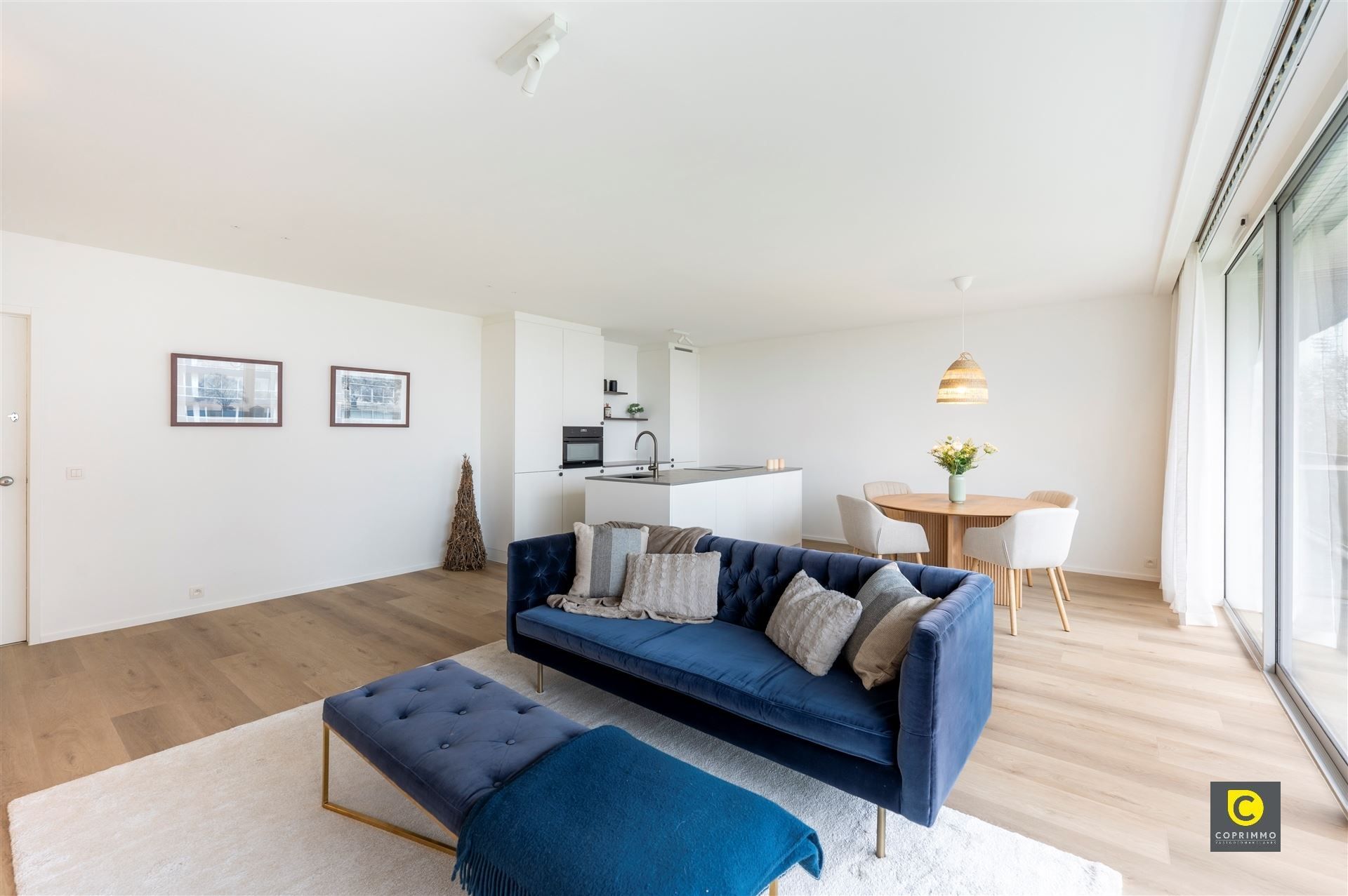 Instapklaar 2 slaapkamer app foto {{pictureIndex}}