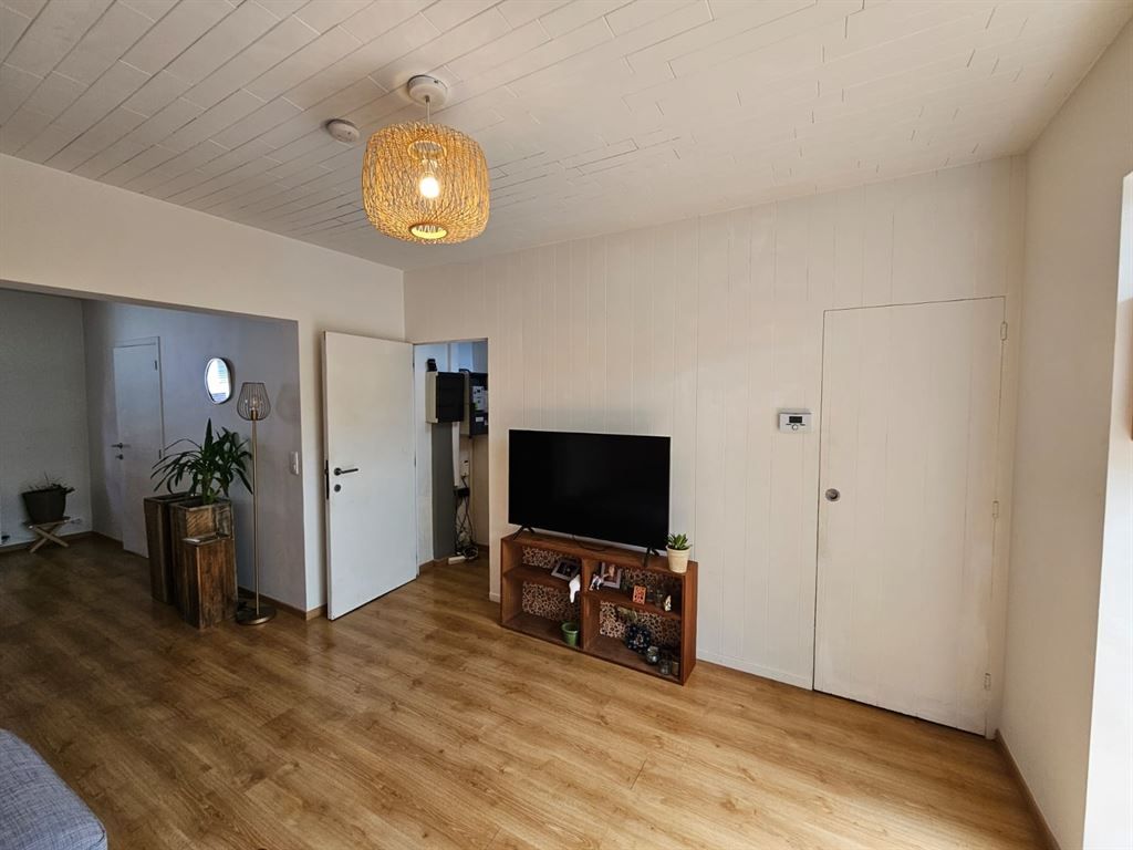prachtig gerenoveerde en bemeubelde woning foto 5
