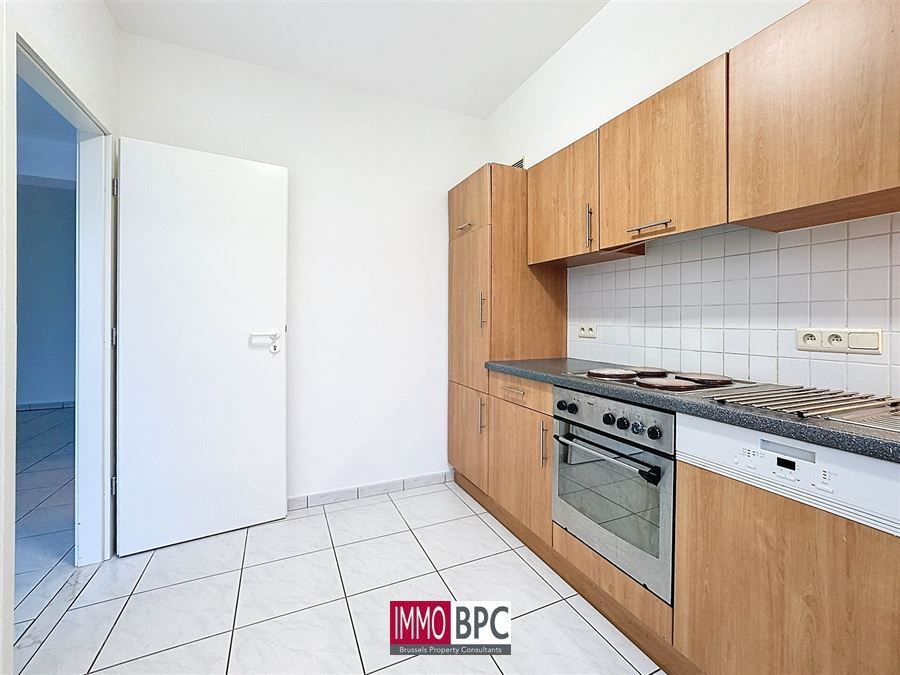 Appartement spacieux et moderne avec terrasse et option d'achat d'un parking souterrain

Cet appartement prêt à emmenager attire immédiatement un public jeune grâce à son équilibre parfait entre esthétique et confort. Des matériaux faciles à entreten foto 7