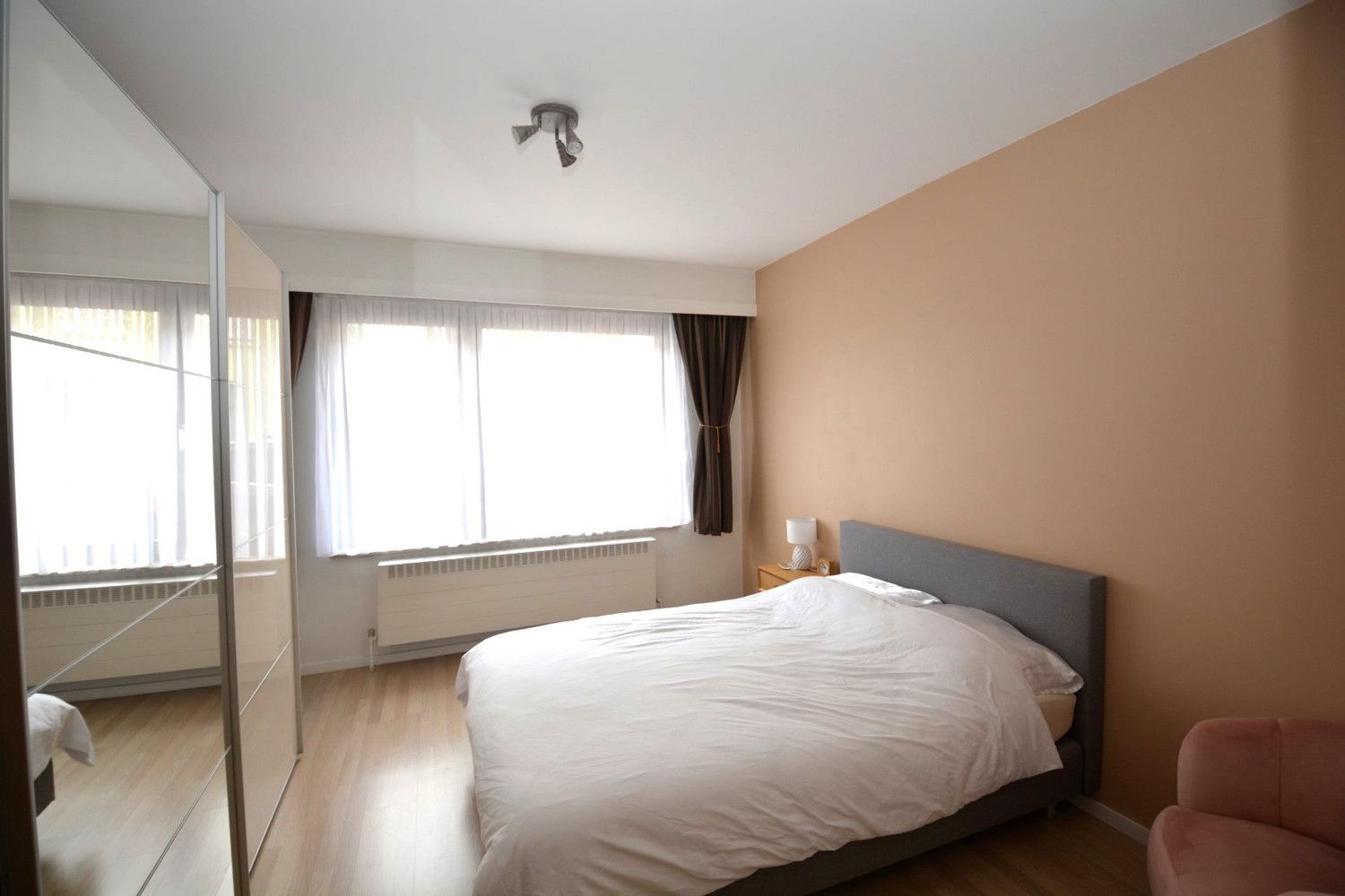 INSTAPKLAAR APPARTEMENT MET 1 SLK EN GARAGE! foto 7