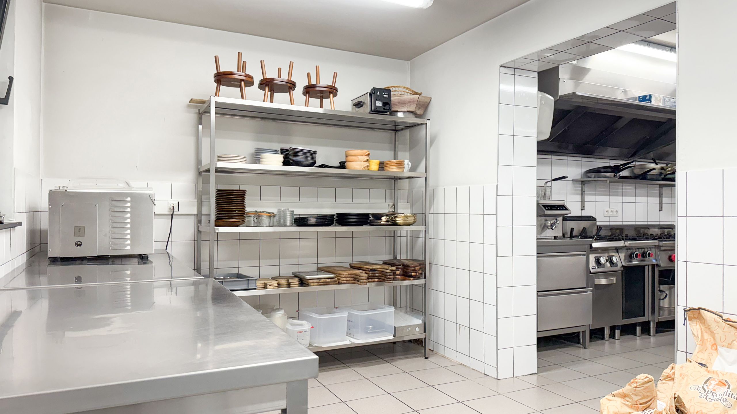 Horecapand met volledige inrichting op goed gelegen locatie! foto 32