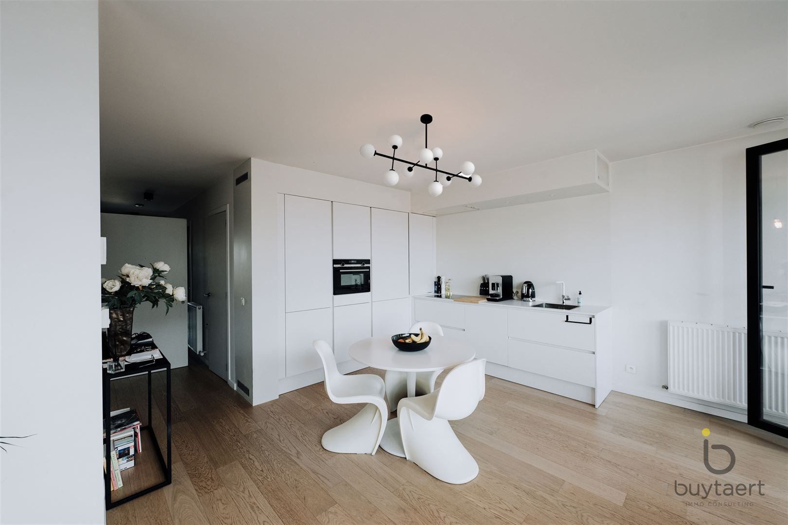 STIJLVOL APPARTEMENT IN HARTJE SCHILDE MET ZONNIG TERRAS! foto 5