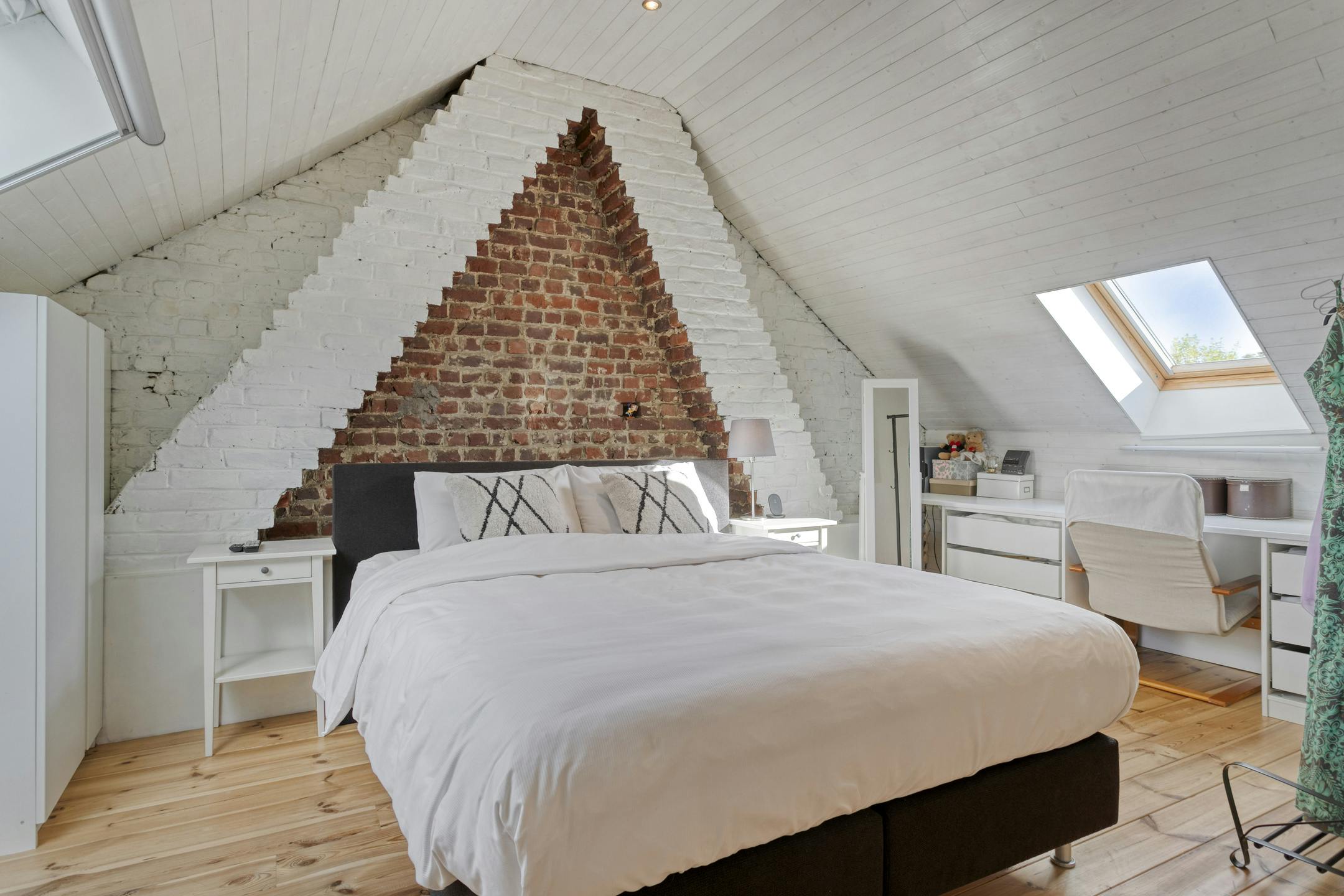 Instapklare woning te koop in Kortrijk!  foto 9