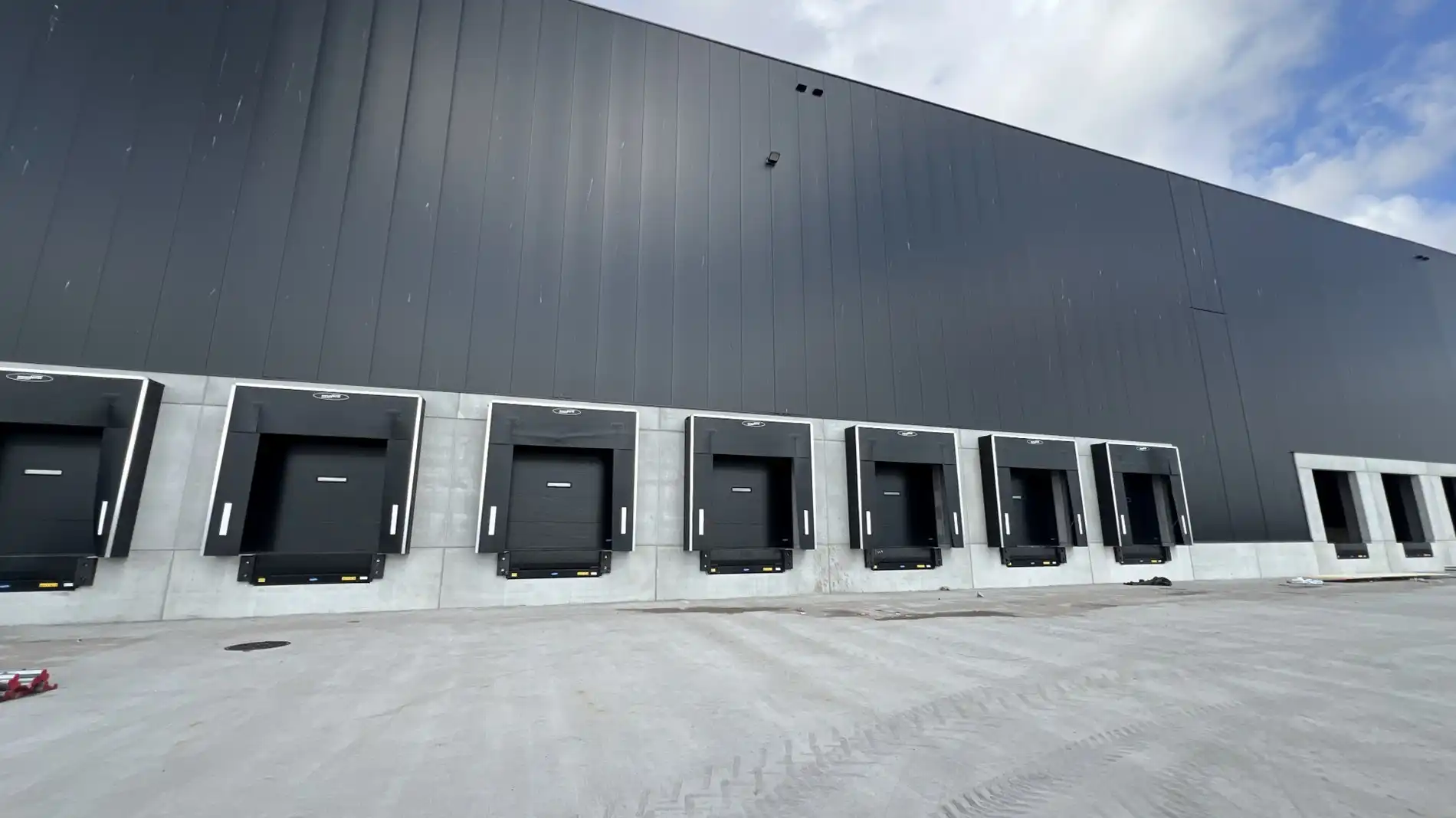 Nieuwbouw logistiek magazijn te huur aan Kluizendok in Haven van Gent foto 8