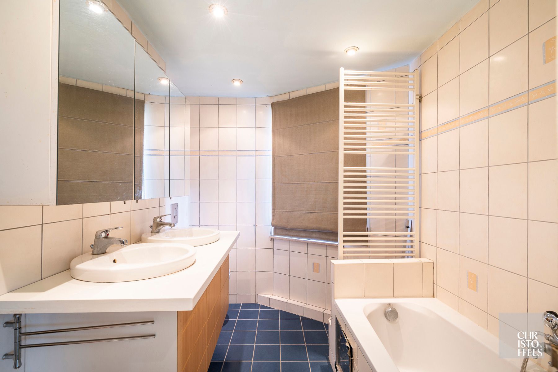 Te renoveren woning met 3 slaapkamers op ruim perceel van 1.085 m² foto 6