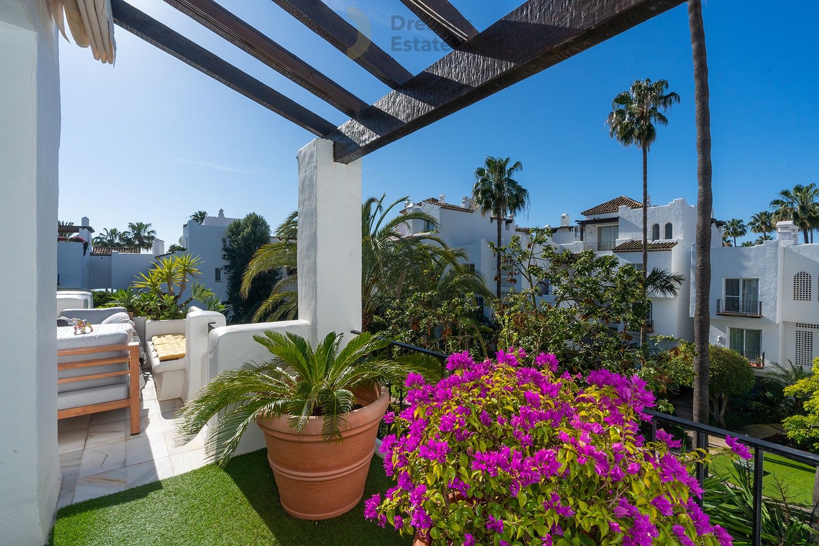 Prachtig appartement op de eerste lijn in Estepona foto 24