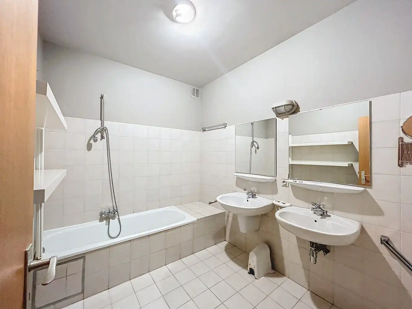 Lichtrijk appartement met 2 slaapkamers in centrum Brasschaat! foto 8